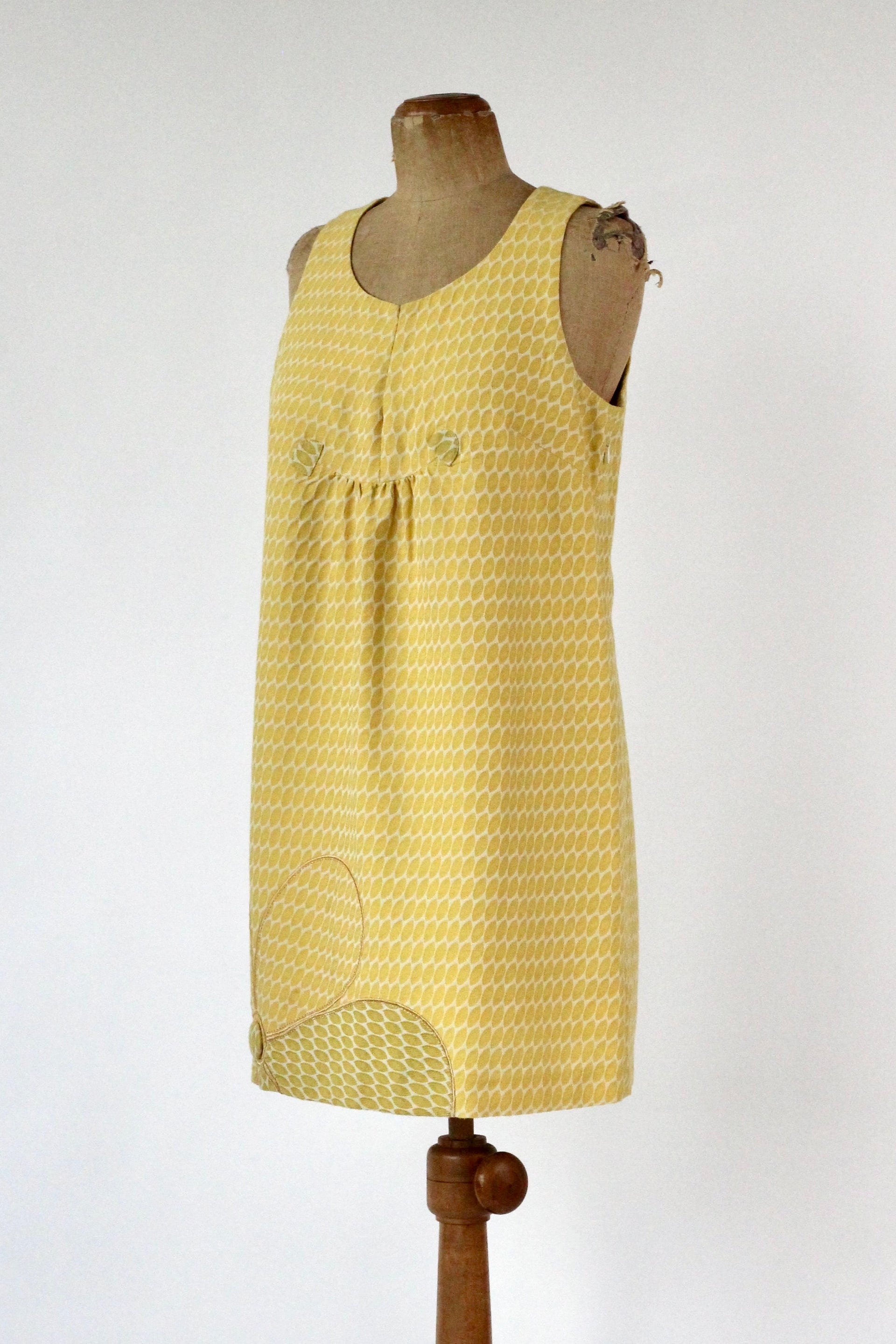 Vintage White Mod Dress with Yellow Dots //Size M