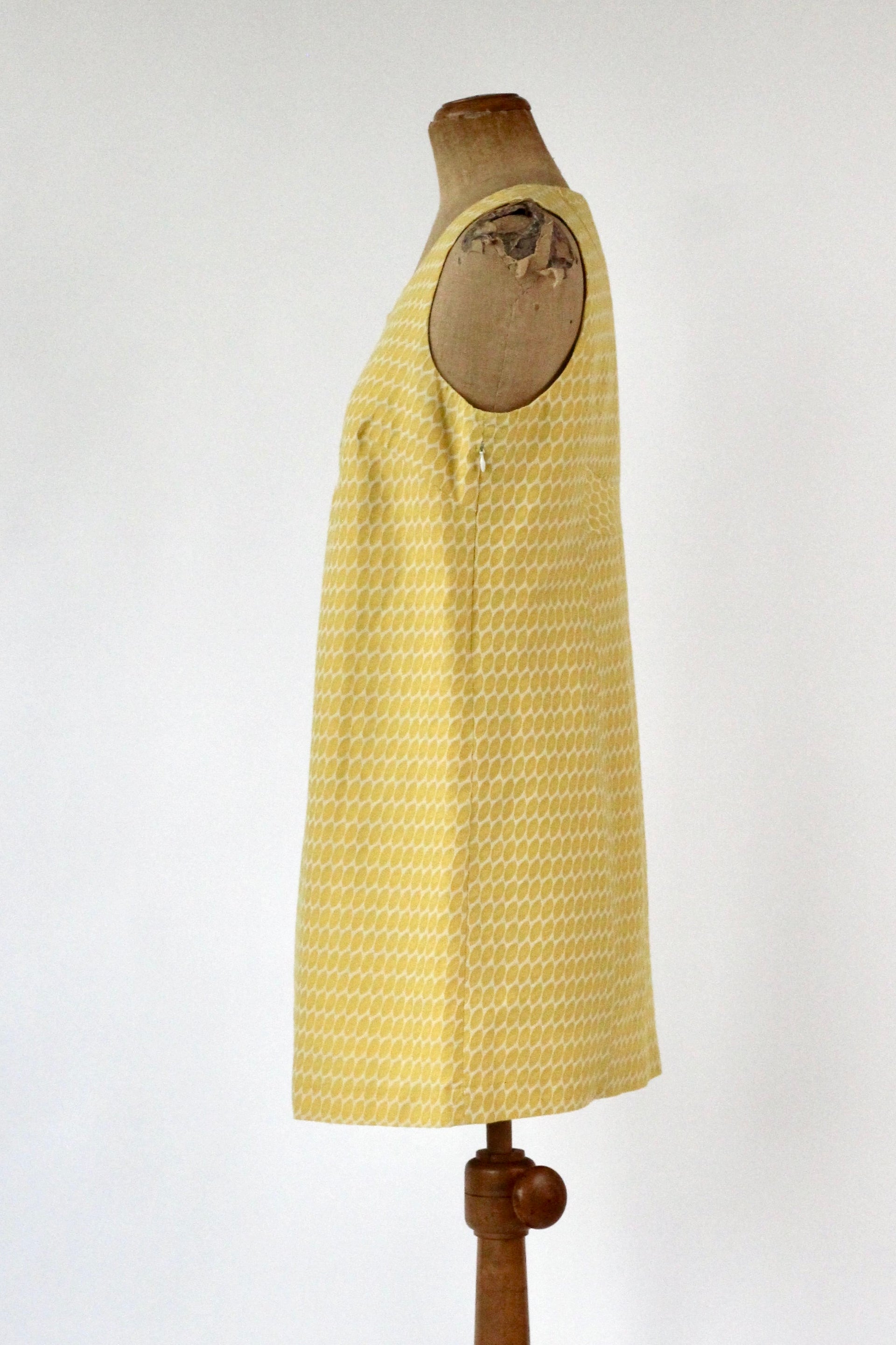 Vintage White Mod Dress with Yellow Dots //Size M