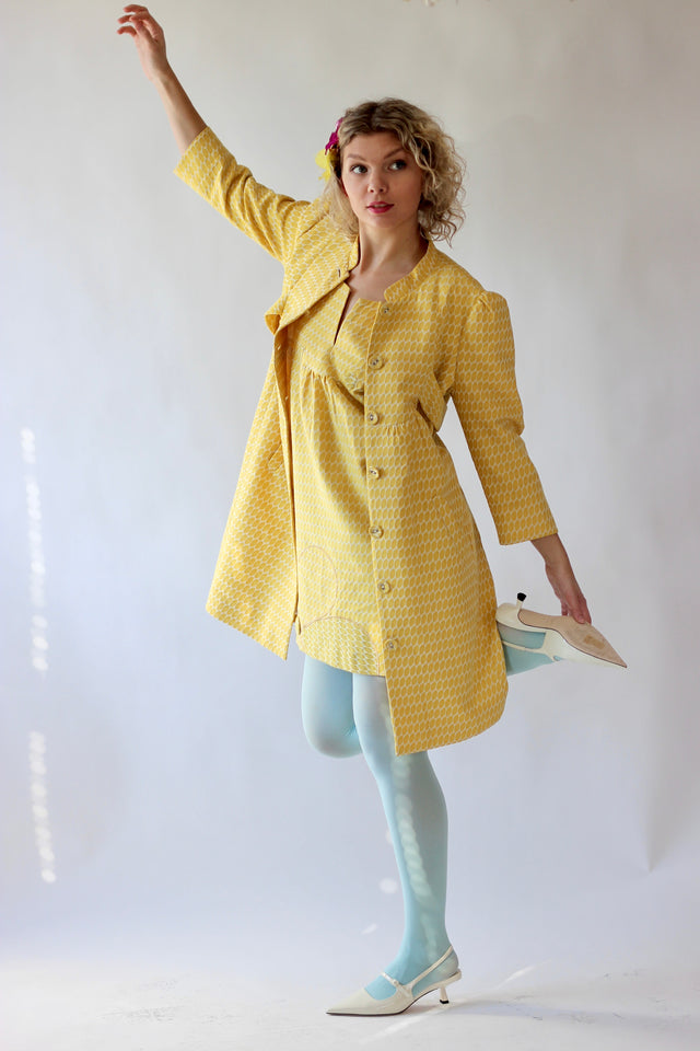 Vintage Light Coat in White and Yellow Dots // Size M/L