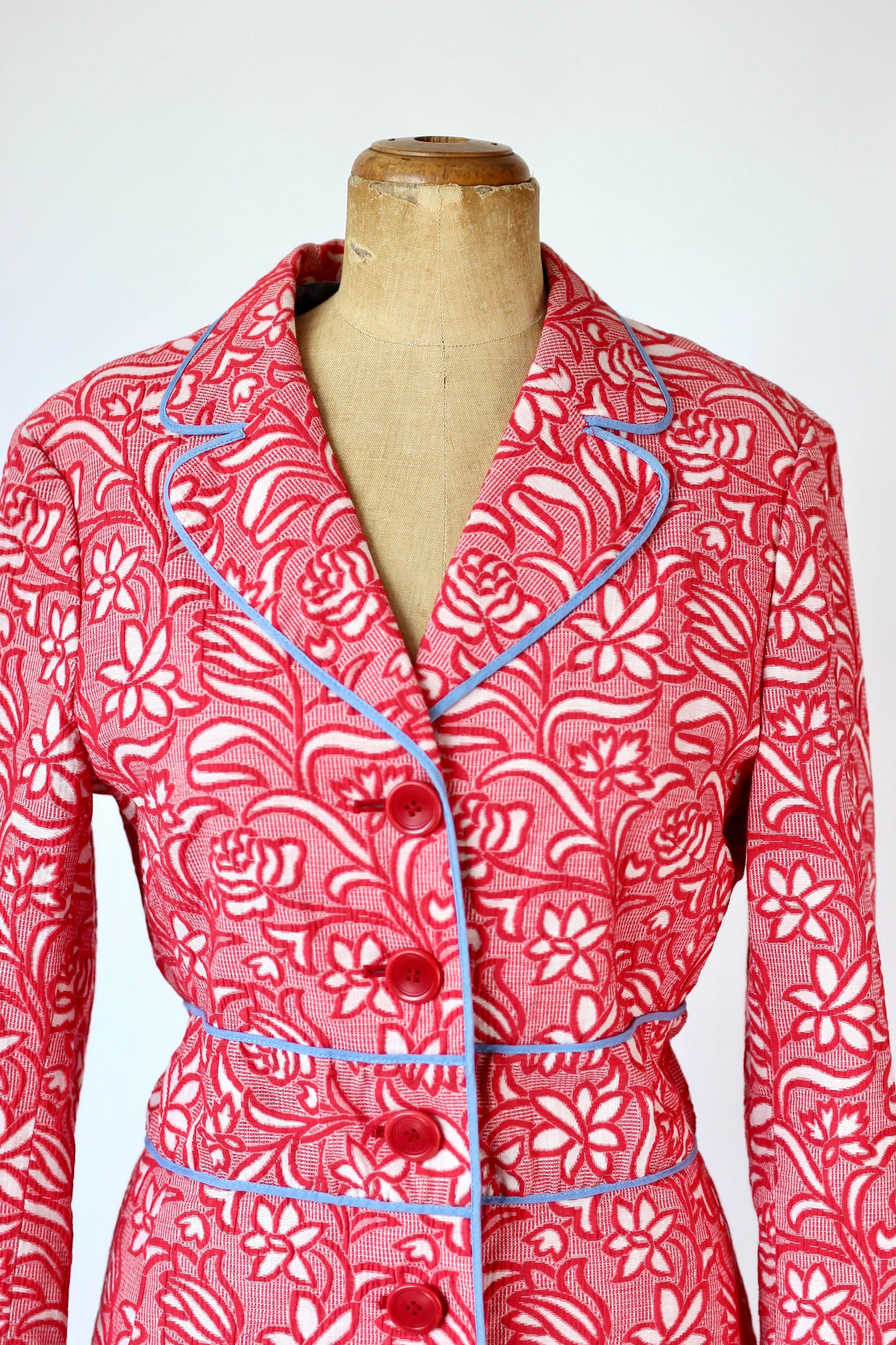 Y2K Vintage Red and White Brocade Coat//Size M