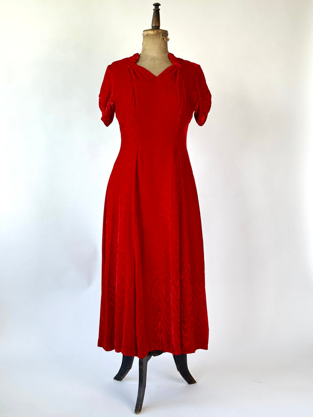 1940s Vintage Red Silk Velvet Dress // Size L
