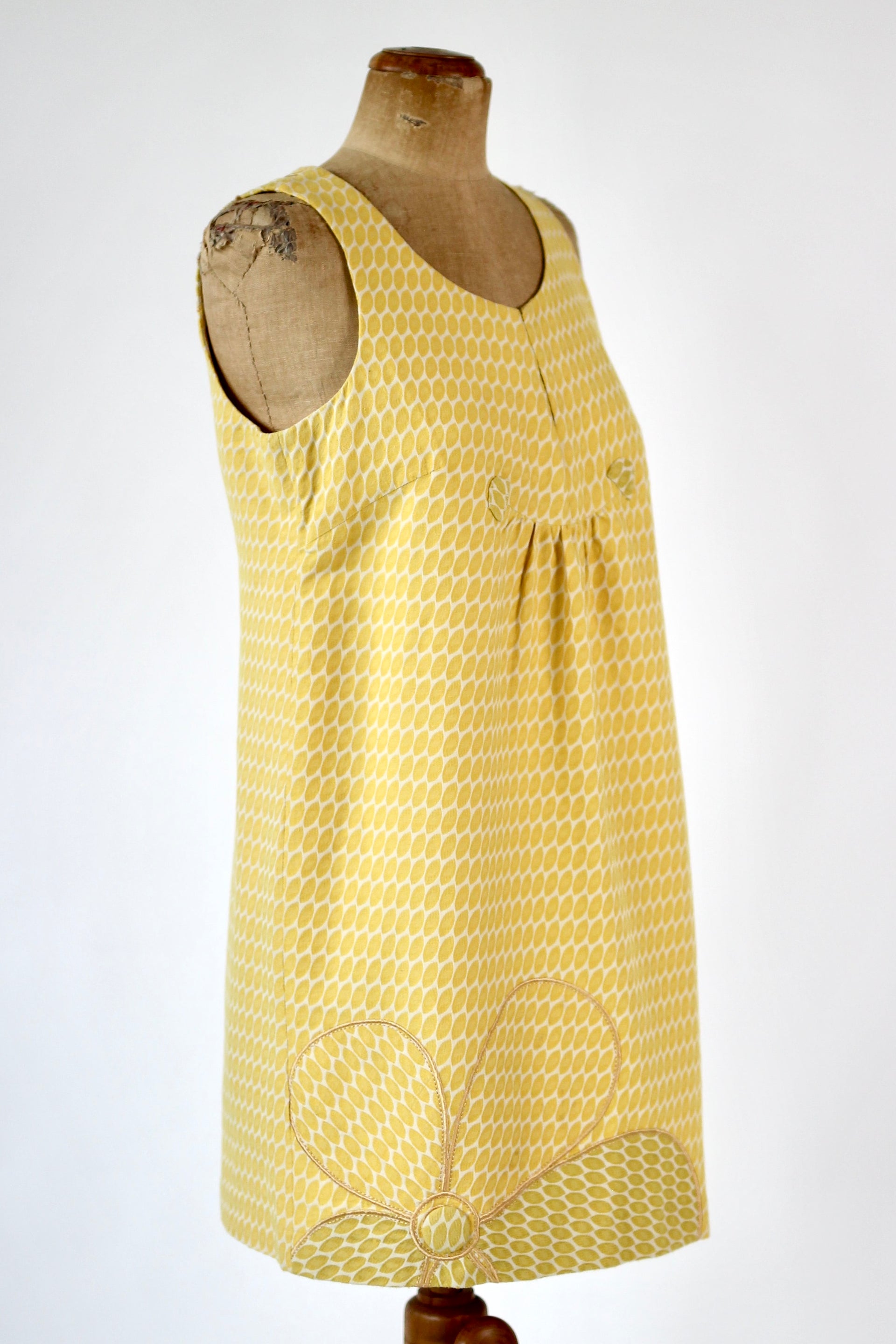 Vintage White Mod Dress with Yellow Dots //Size M