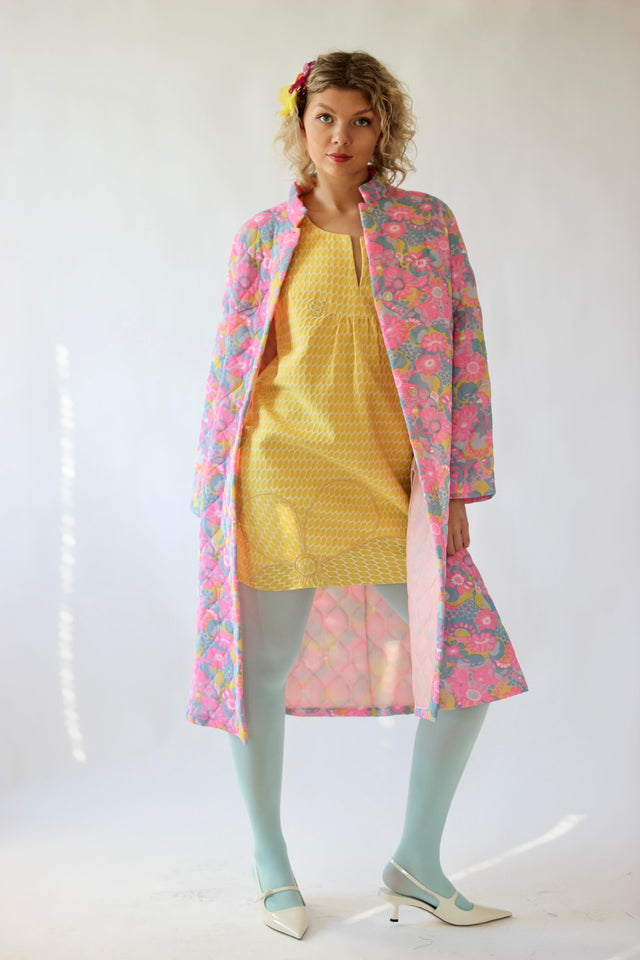 1960s Quilted Robe in Dusty Blue, Bright Yellow and Pink Flowers // Light Coat//Size M/L