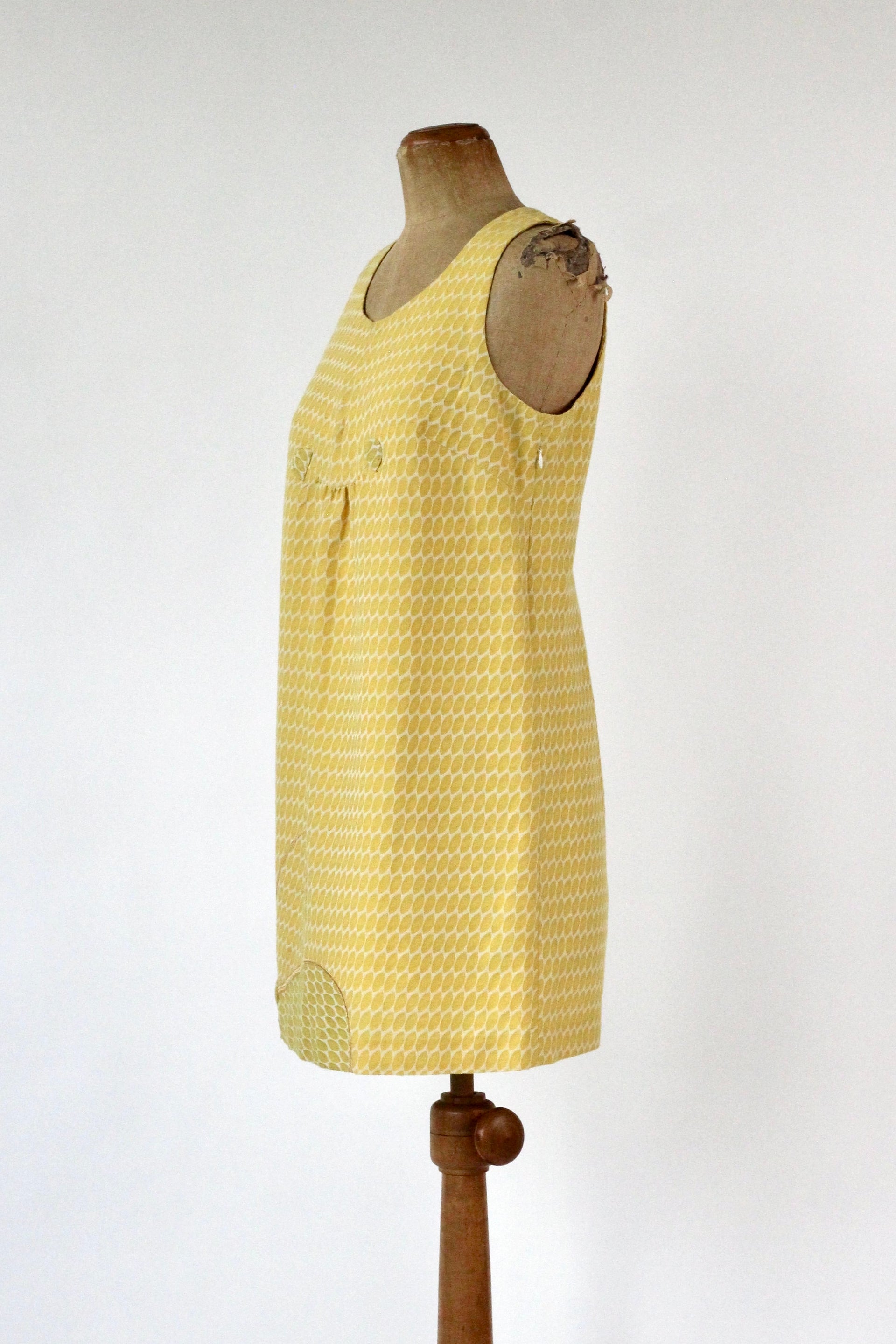 Vintage White Mod Dress with Yellow Dots //Size M