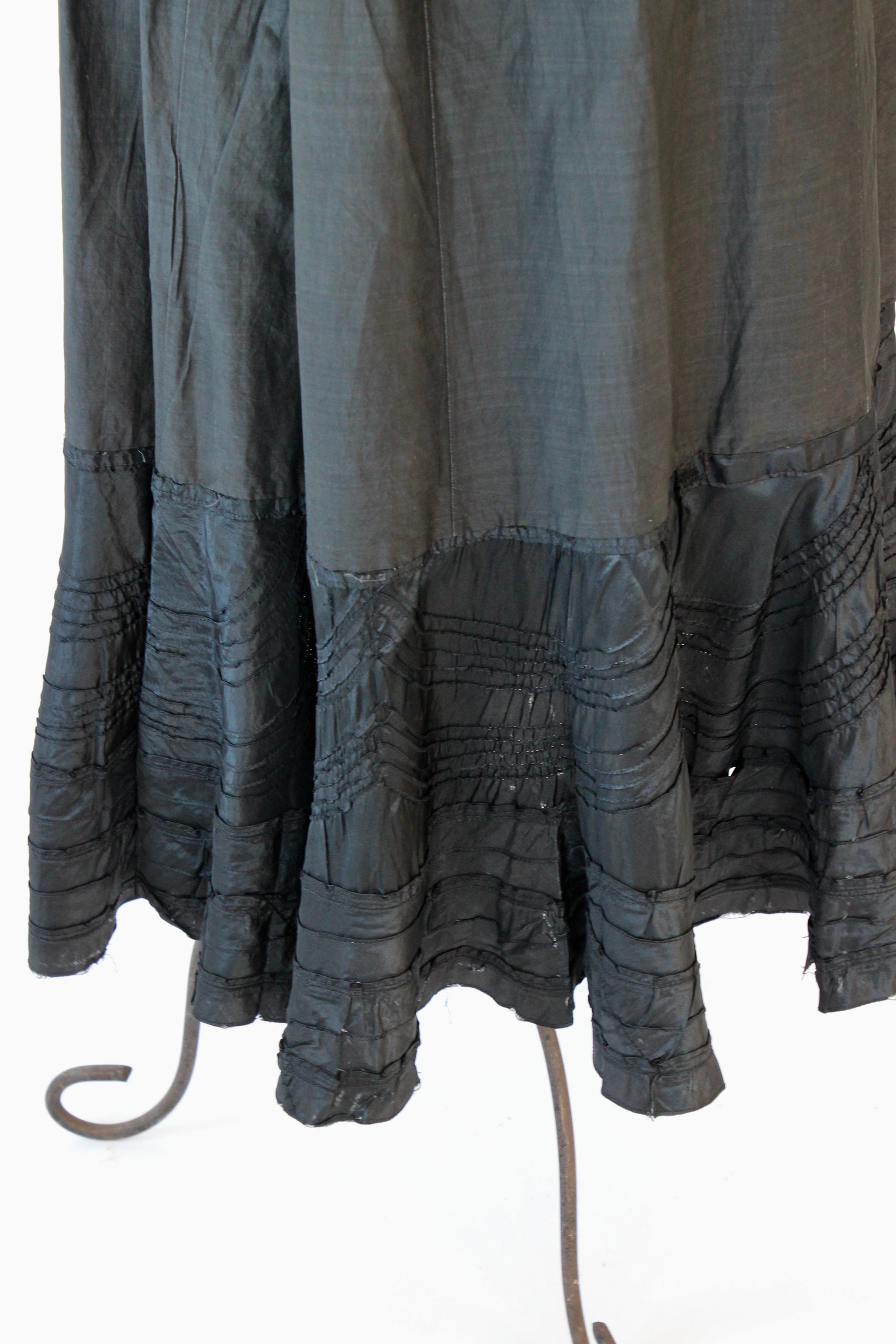 Antique Victorian Edwardian Black Cotton/Silk Skirt // Size XS - M