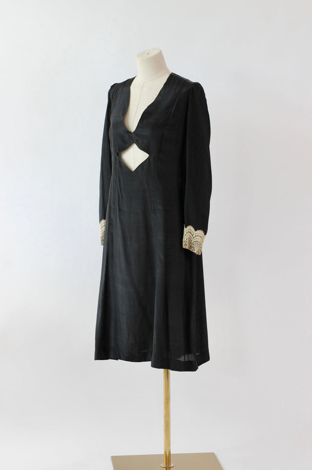 1930s Black Silk Flapper Style Dress // Size M