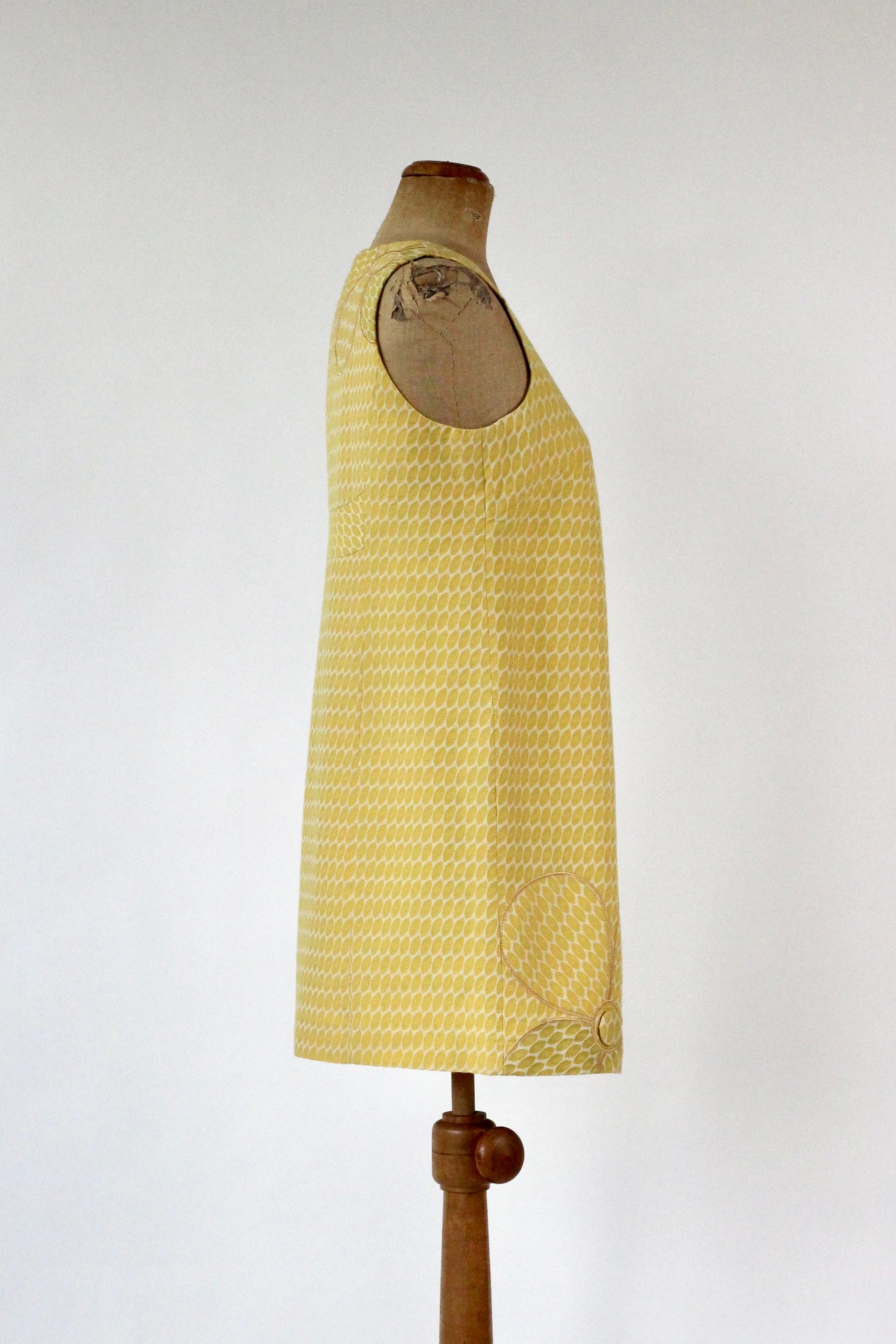 Vintage White Mod Dress with Yellow Dots //Size M