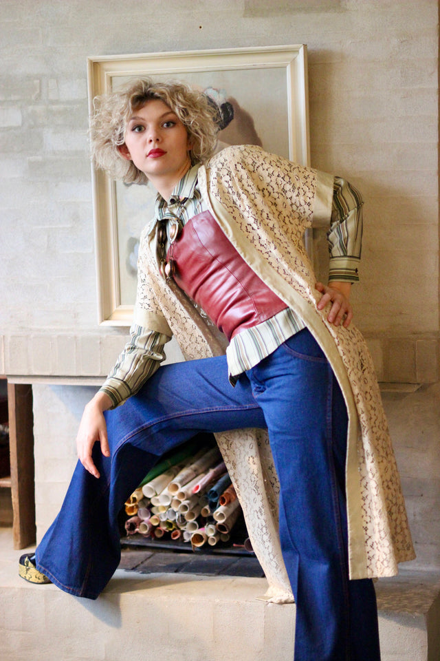 Vintage 1950s Pale Creme Lace Jacket//Long Light Jacket/Coat//Size M/L