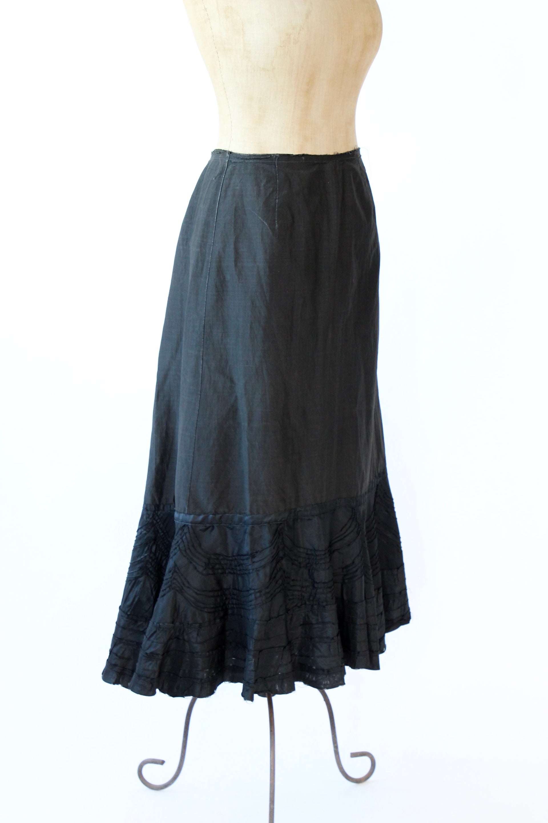 Antique Victorian Edwardian Black Cotton/Silk Skirt // Size XS - M
