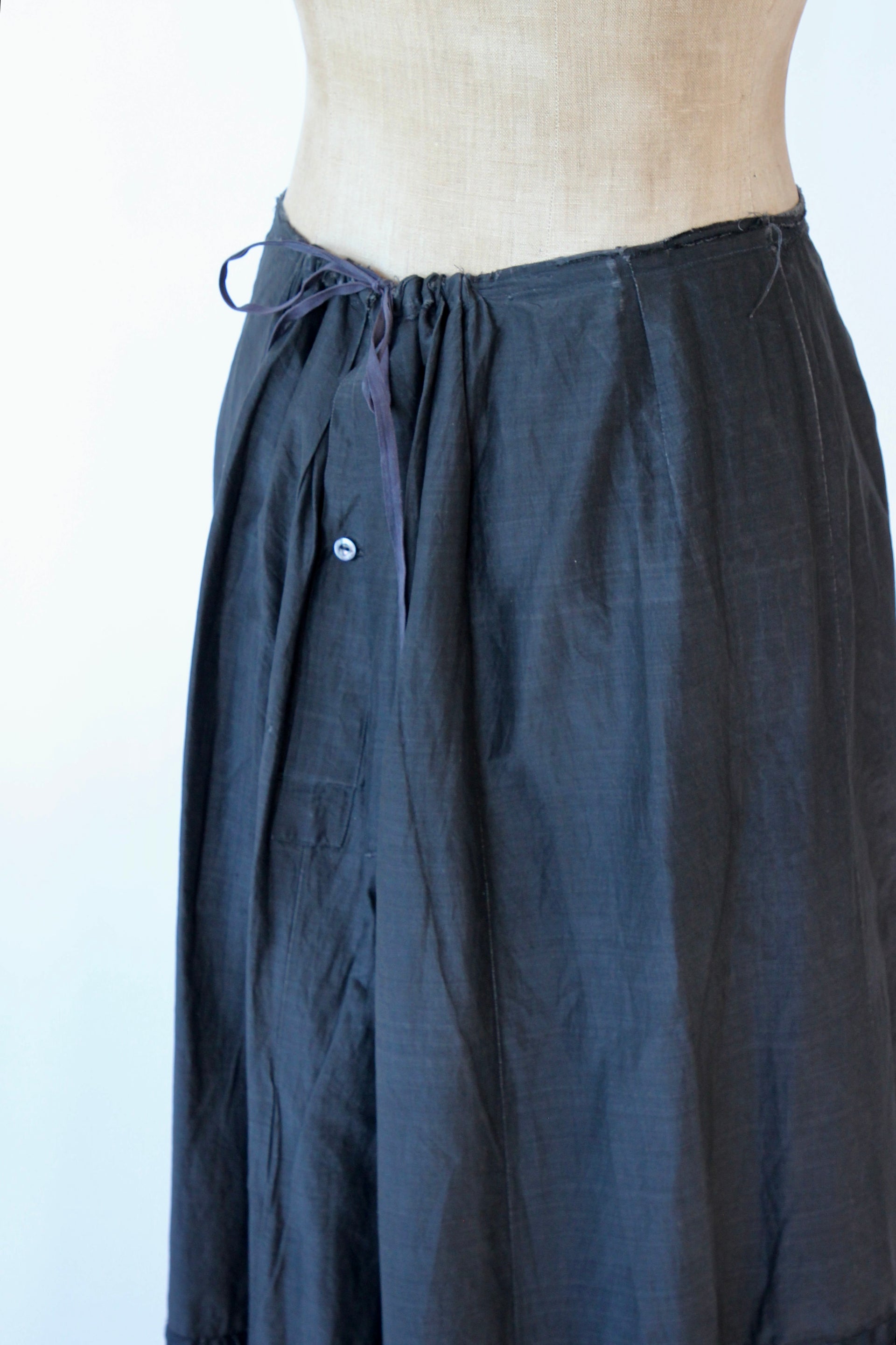 Antique Victorian Edwardian Black Cotton/Silk Skirt // Size XS - M