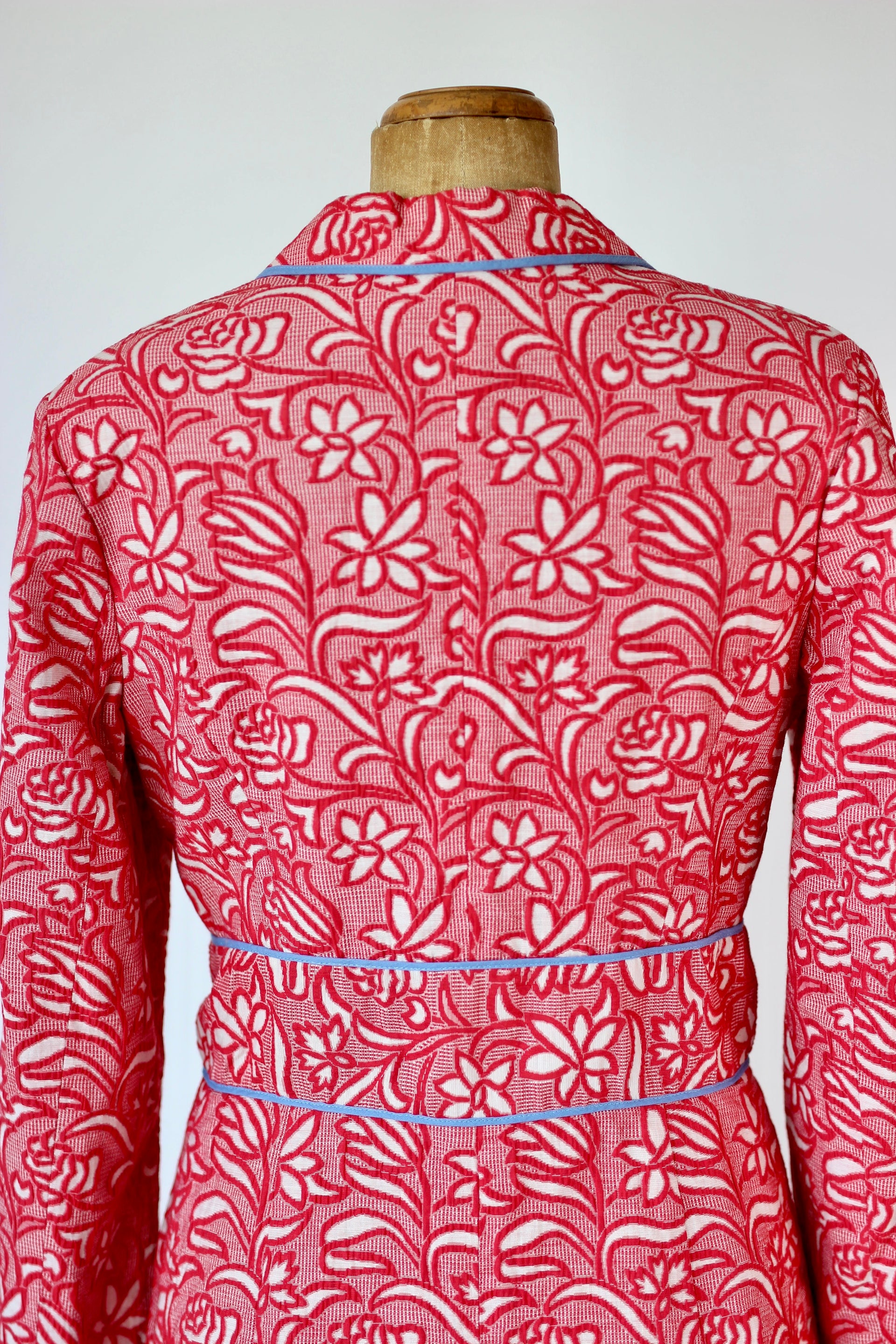 Y2K Vintage Red and White Brocade Coat//Size M