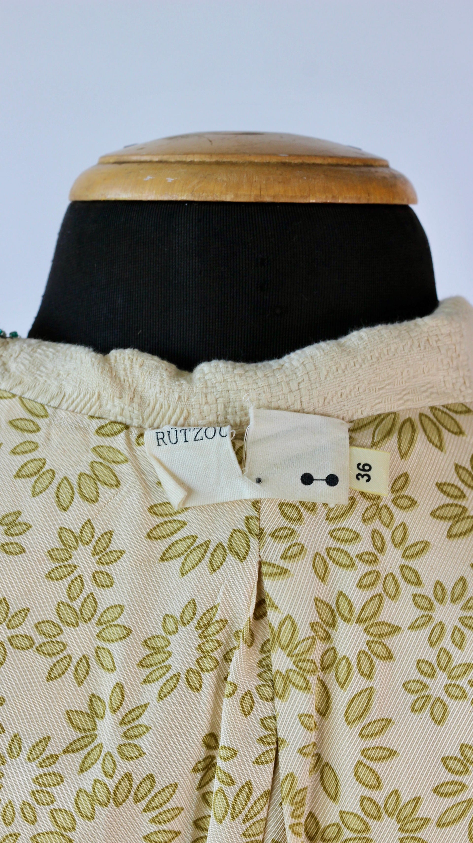 Y2K Embroidered Cream Coat//Danish Design //Size S/M