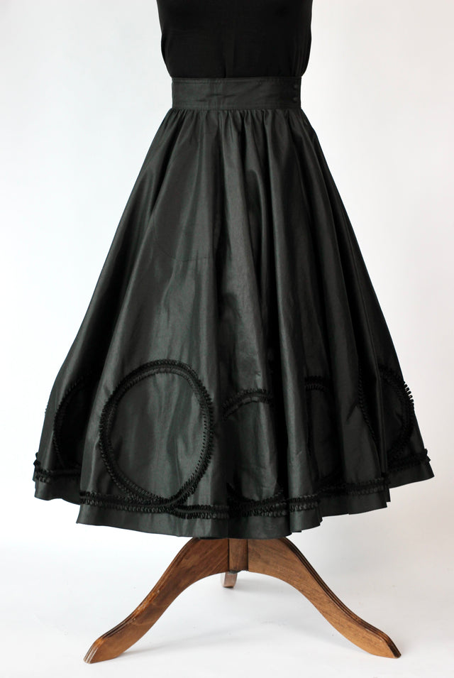 1980s High Waisted Black Full Skirt // Size XS/S