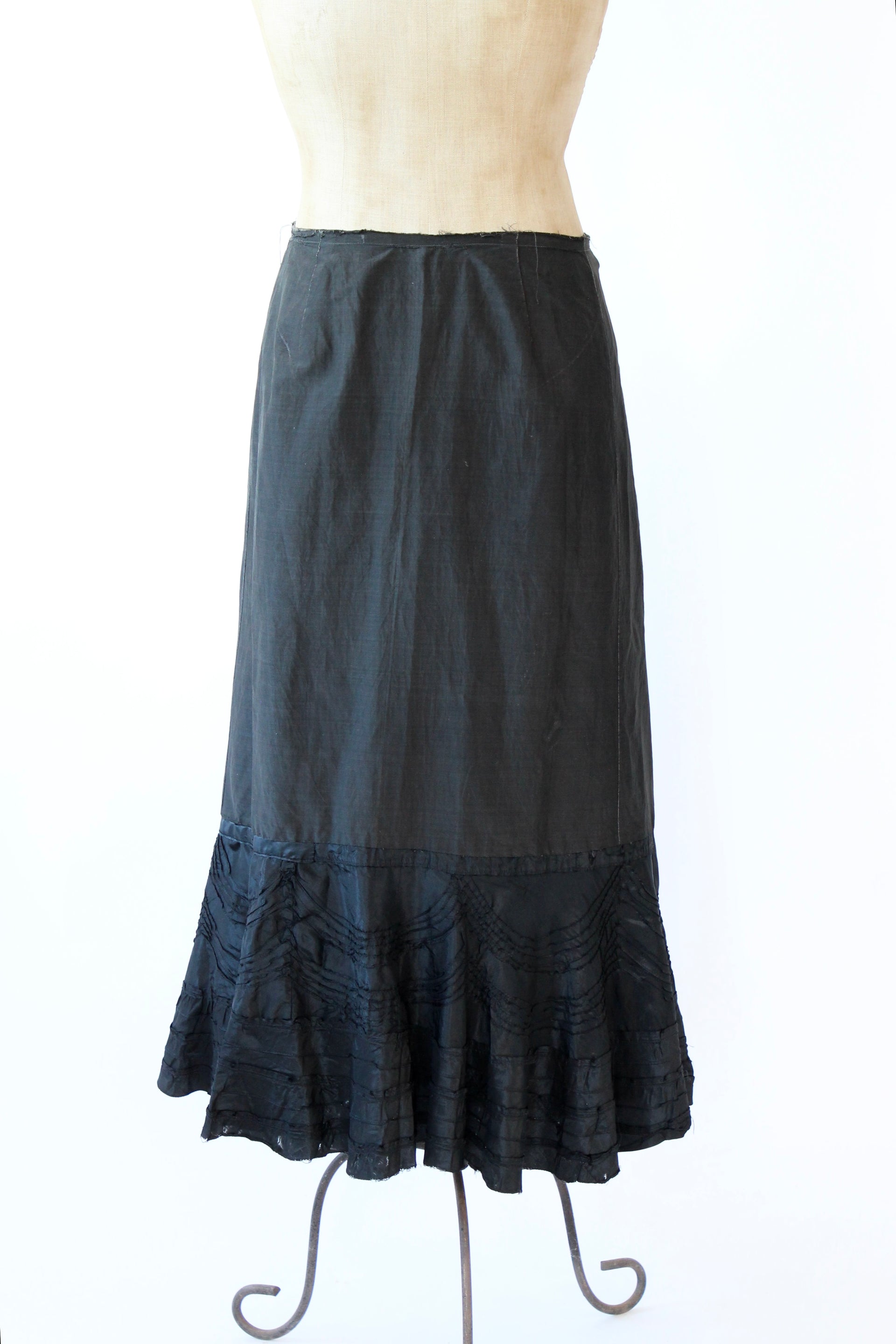 Antique Victorian Edwardian Black Cotton/Silk Skirt // Size XS - M