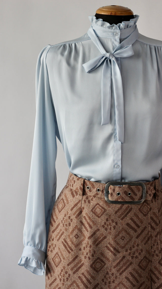 1980s Vintage Light Blue Shirt with Tie Band//Size M/L