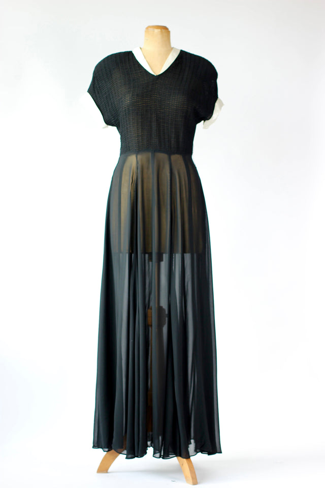 1940s Long Black Silk Dress //Size S/M