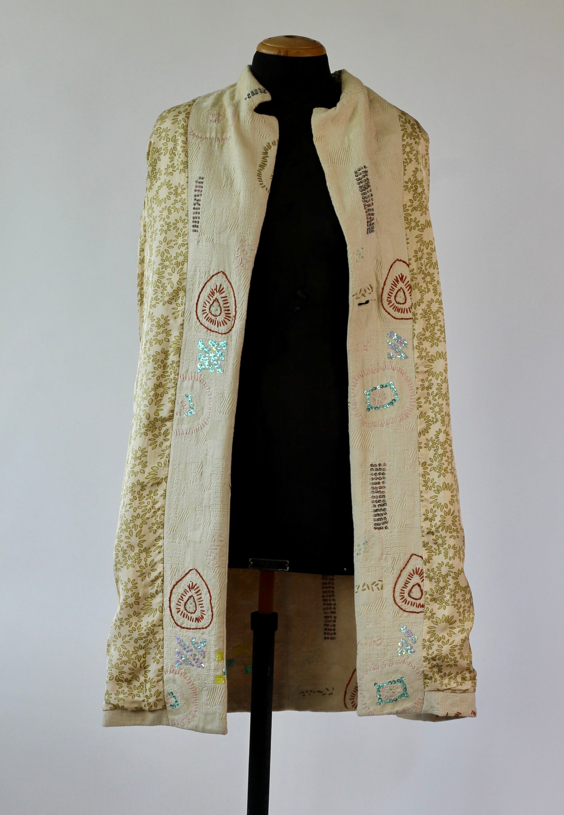 Y2K Embroidered Cream Coat//Danish Design //Size S/M