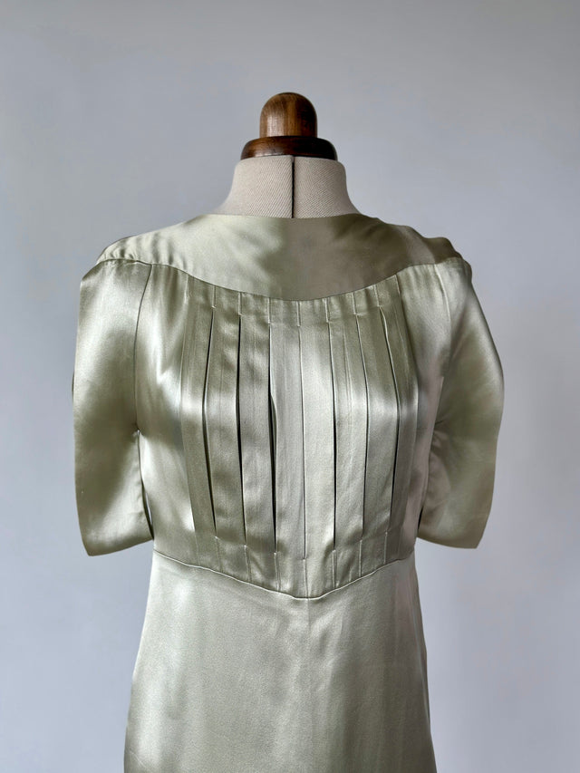 1930s Vintage Pale Green Silk Satin Dress//Pleated Body//Short Sleeves // Size M