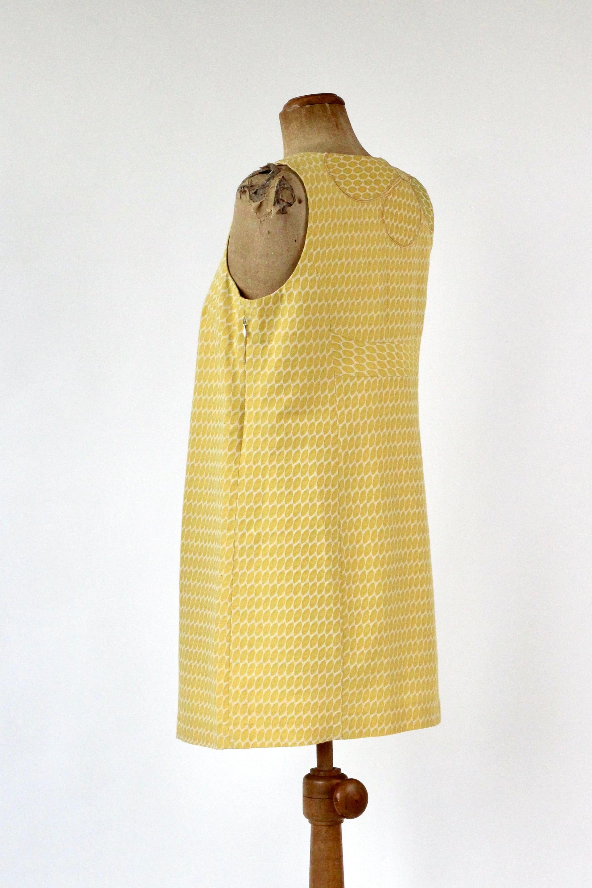 Vintage White Mod Dress with Yellow Dots //Size M