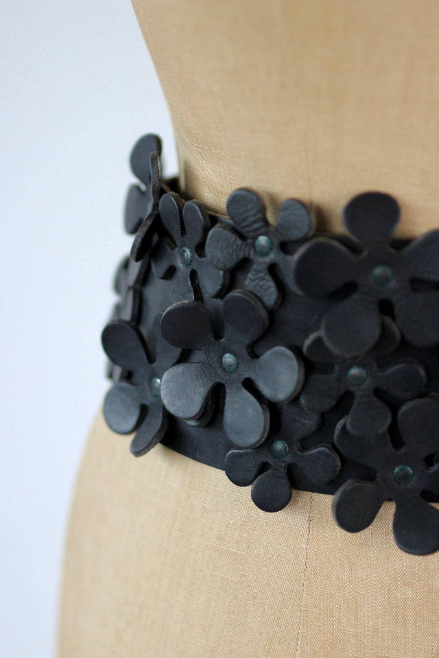 Y2K Vintage Black Leather Handmade Belt with Leather Flowers // Size S/M