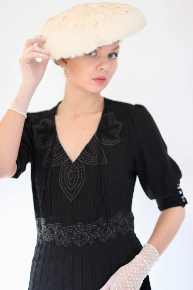 Vintage Black Mini Dress with Grey Embroidery//Size M
