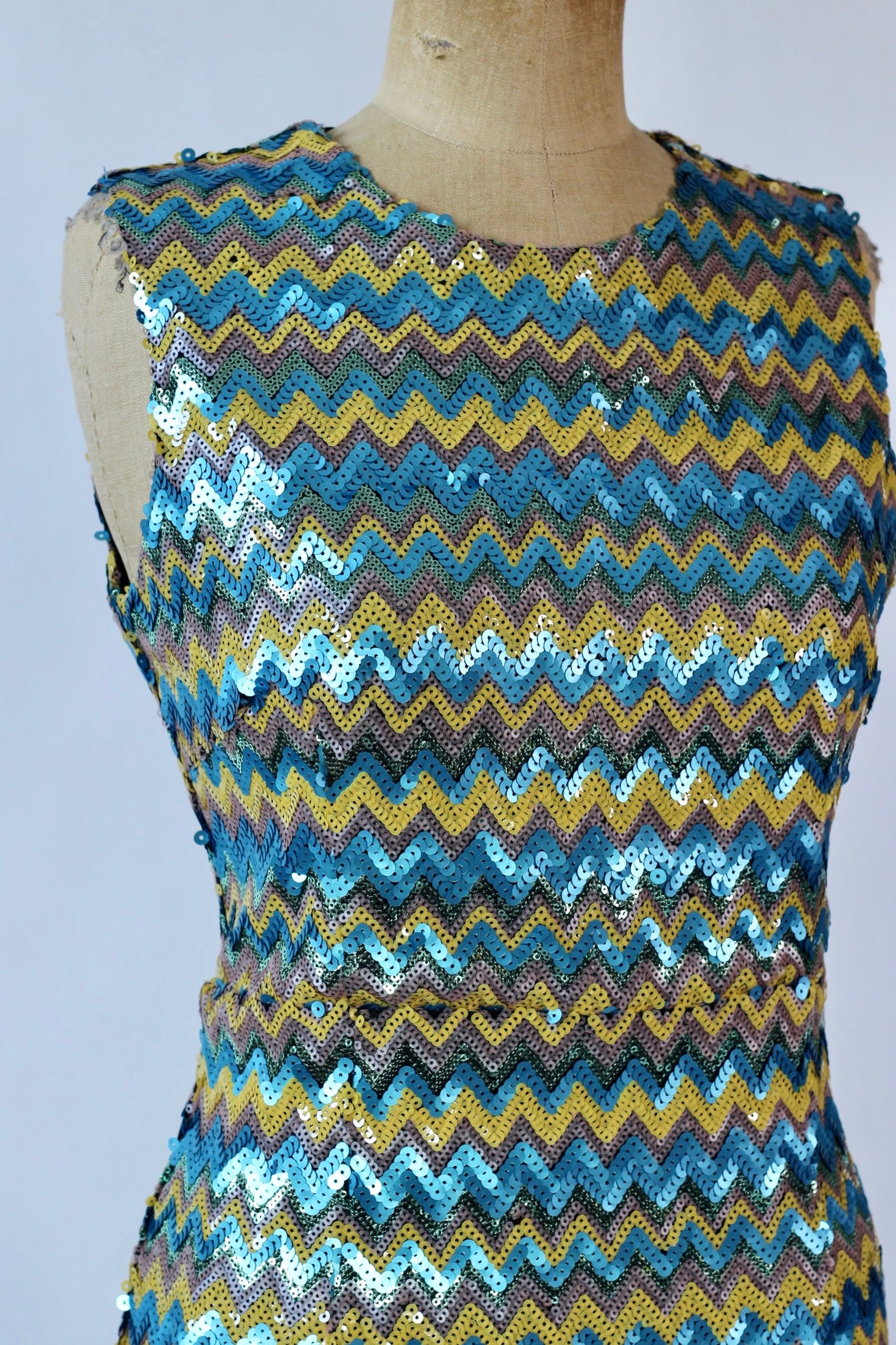 Sequin Dress with Zig Zag Pattern//Size M