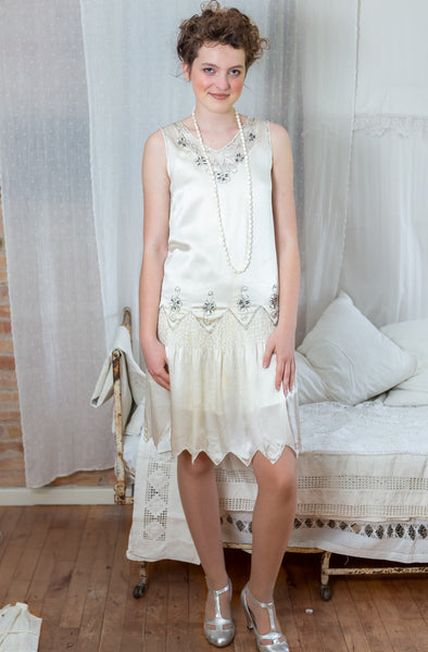 white flapper dress COSTUME RENTAL Gloves sold separately 1920s White Flapper Dresses -