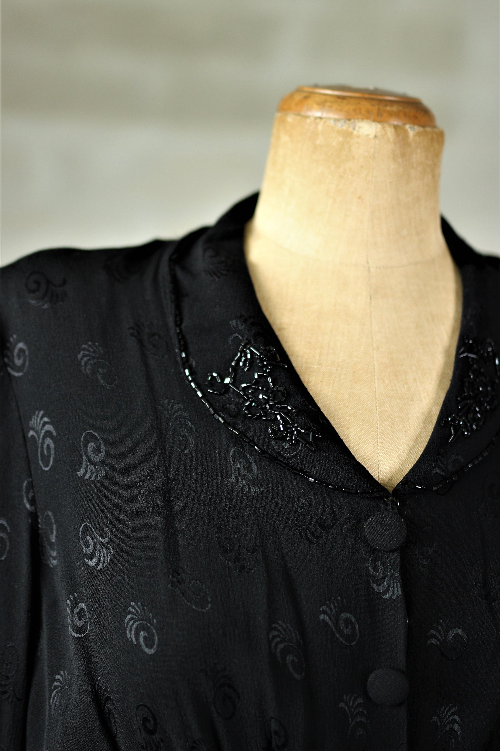 1940s Black Silk Crepe with Beads on Collar//Size M/L