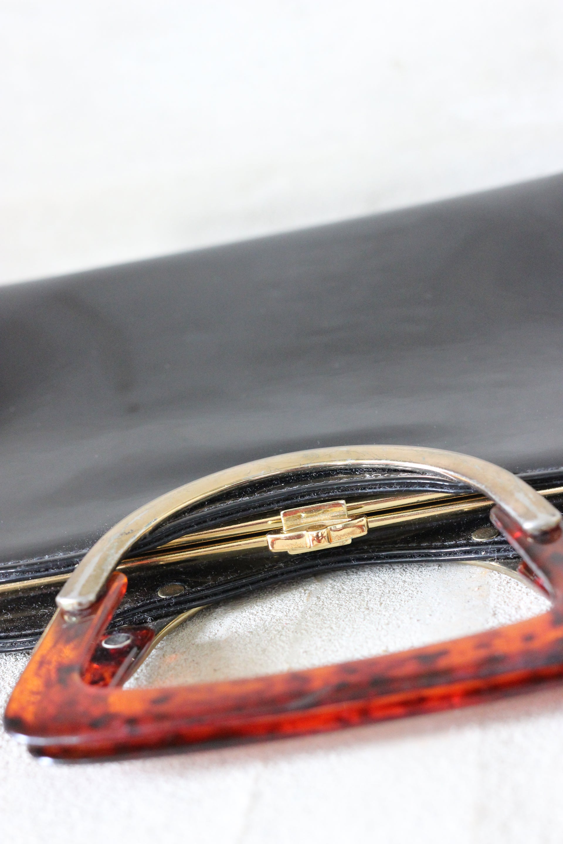 1960s CARA Black Patent Leather Handbag/Faux Tortoise