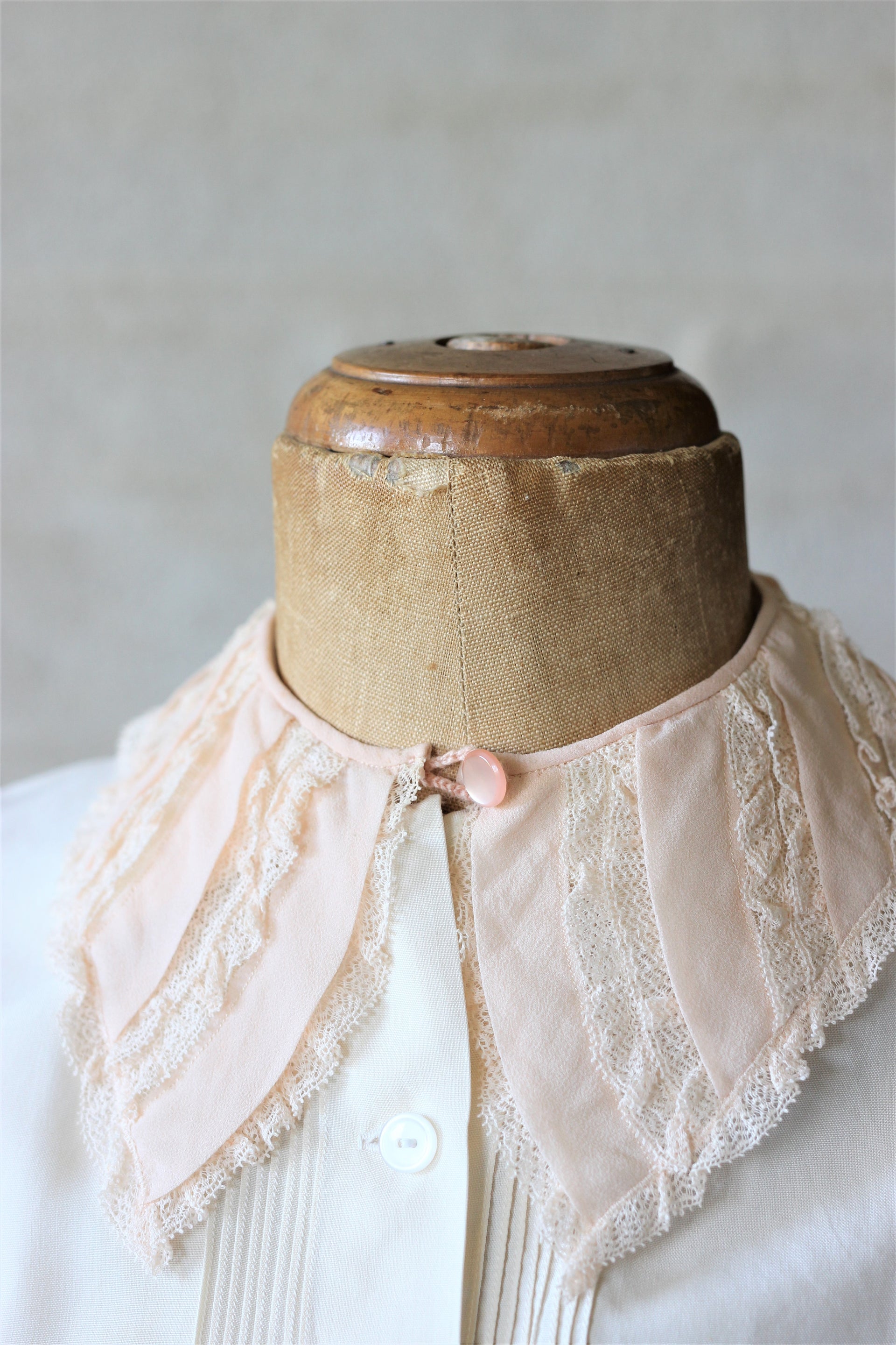 Vintage Silk Collar in Pale Pink