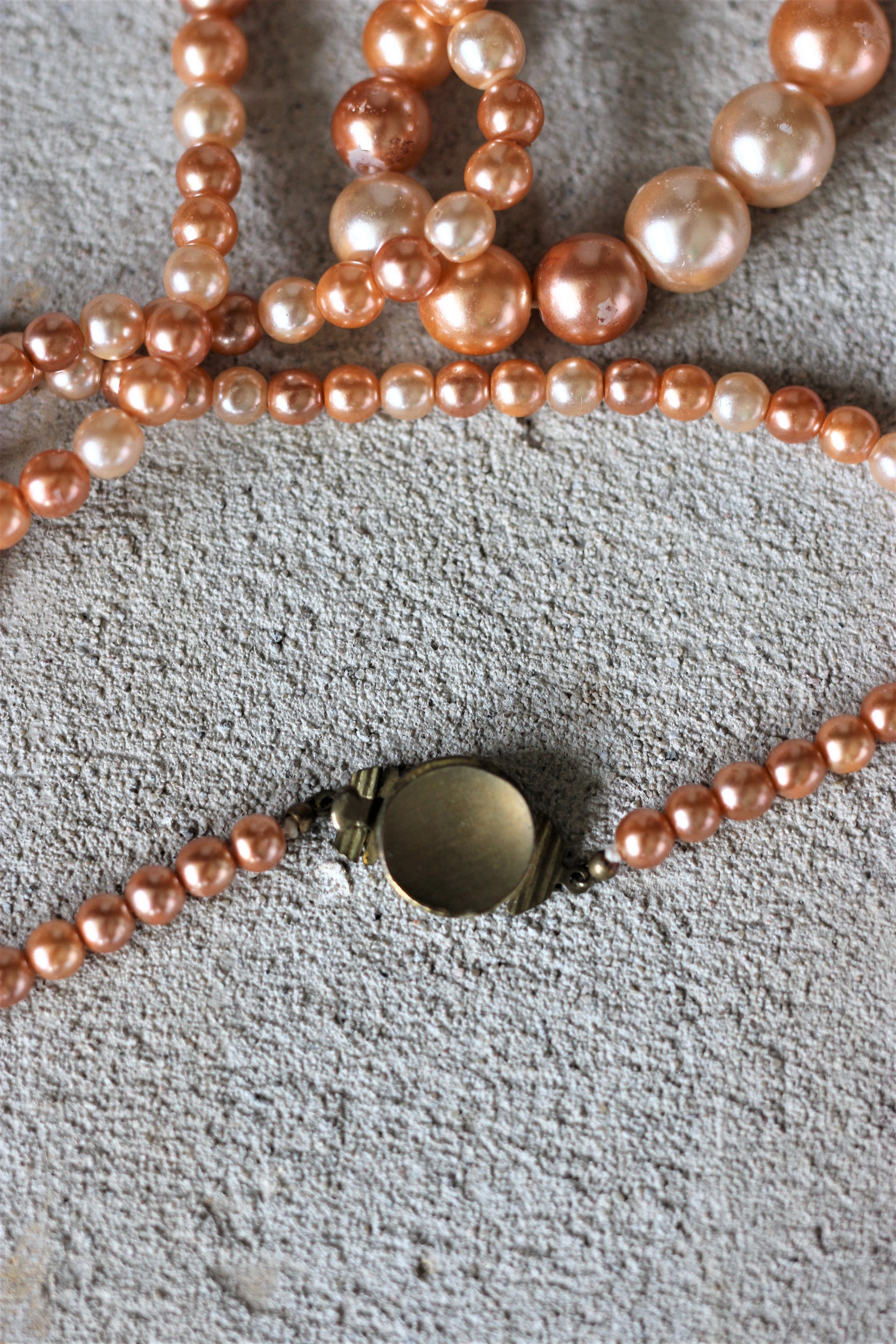 1920s Peach Pearl Necklace