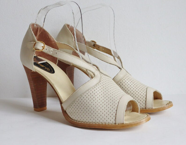 1970s Sand Colored Vtg. Pumps // Made in Italy //Deadstock// Size EU 41/UK 7/US 9½