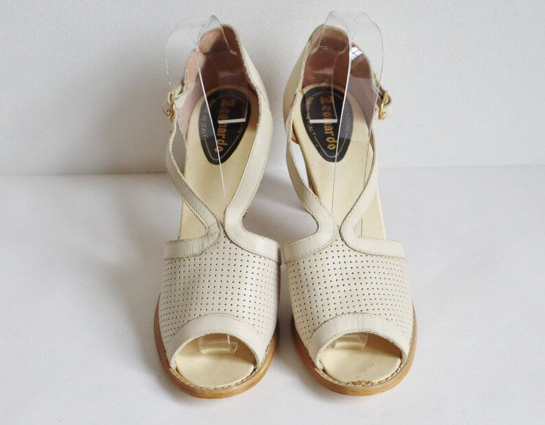 1970s Sand Colored  Vtg. Pumps // Made in Italy //Deadstock// Size EU 41/UK 7/US 9½
