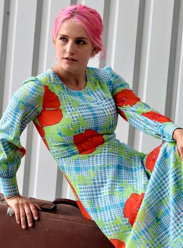 1970s Dress with Red Flowers//Size S