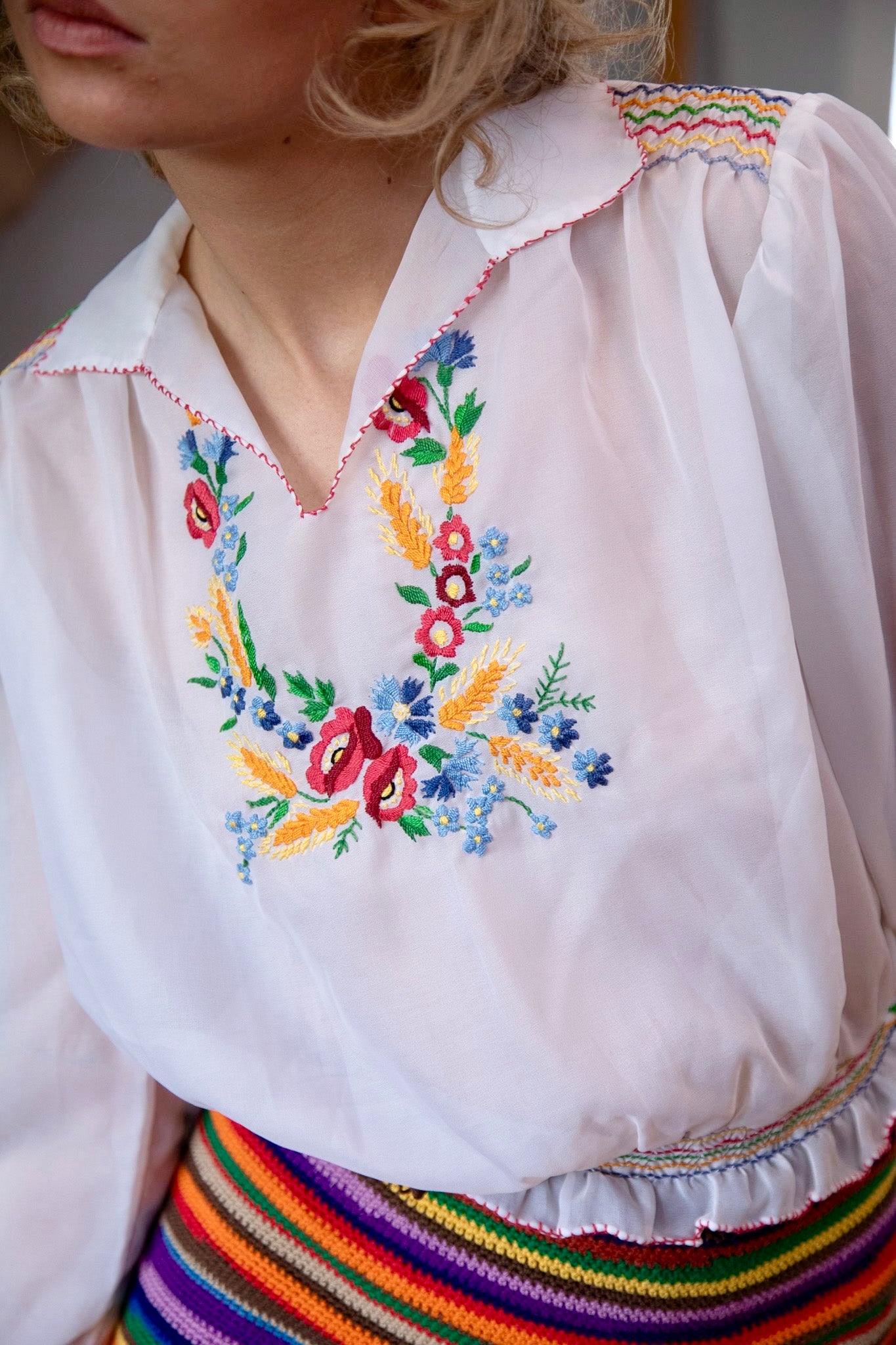 1970s Hungarian Embroidered Peasant Blouse // Size S