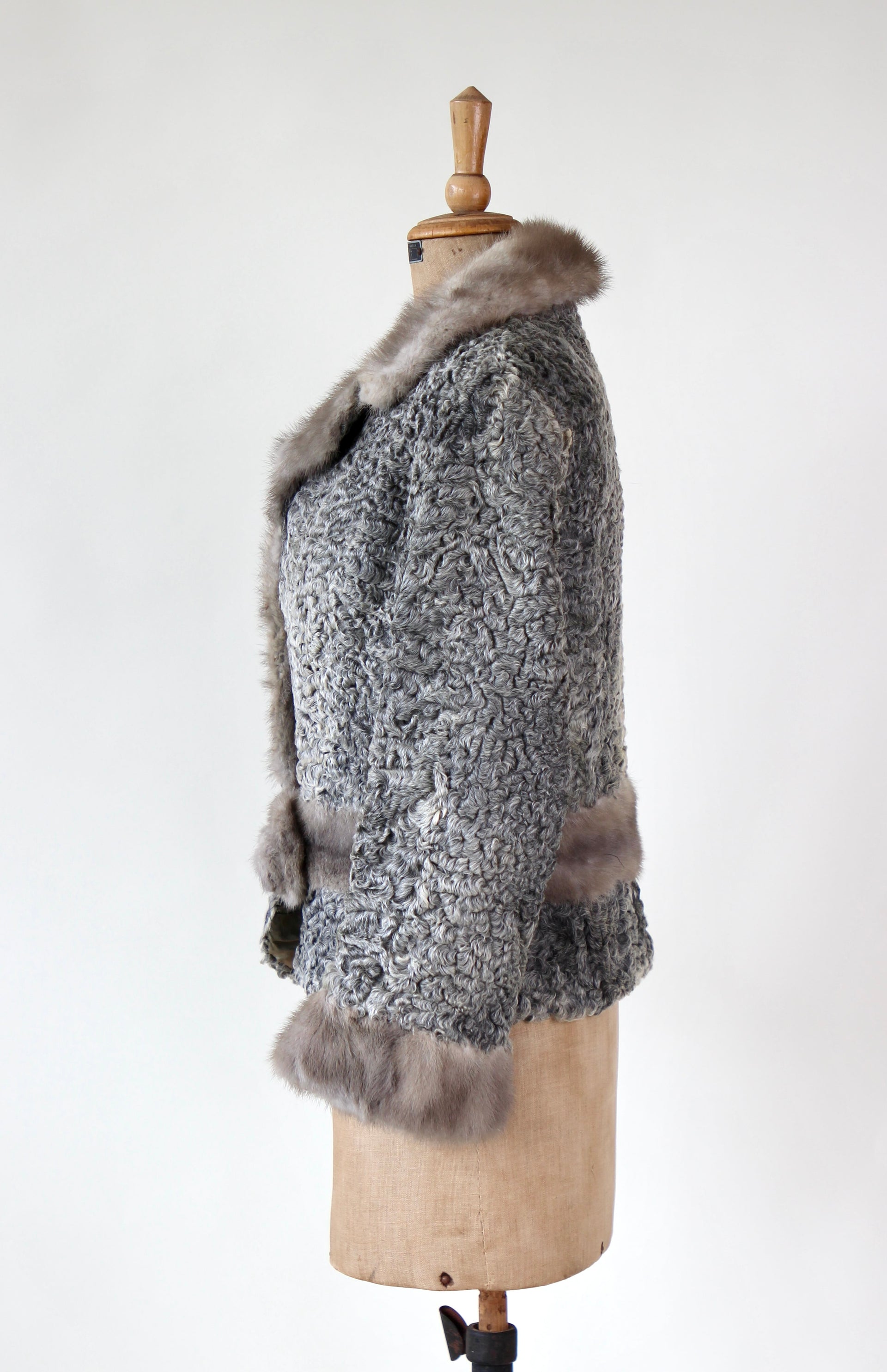 1950s Vintage Grey Lamb Fur and Mink Fur Short Jacket // Size M