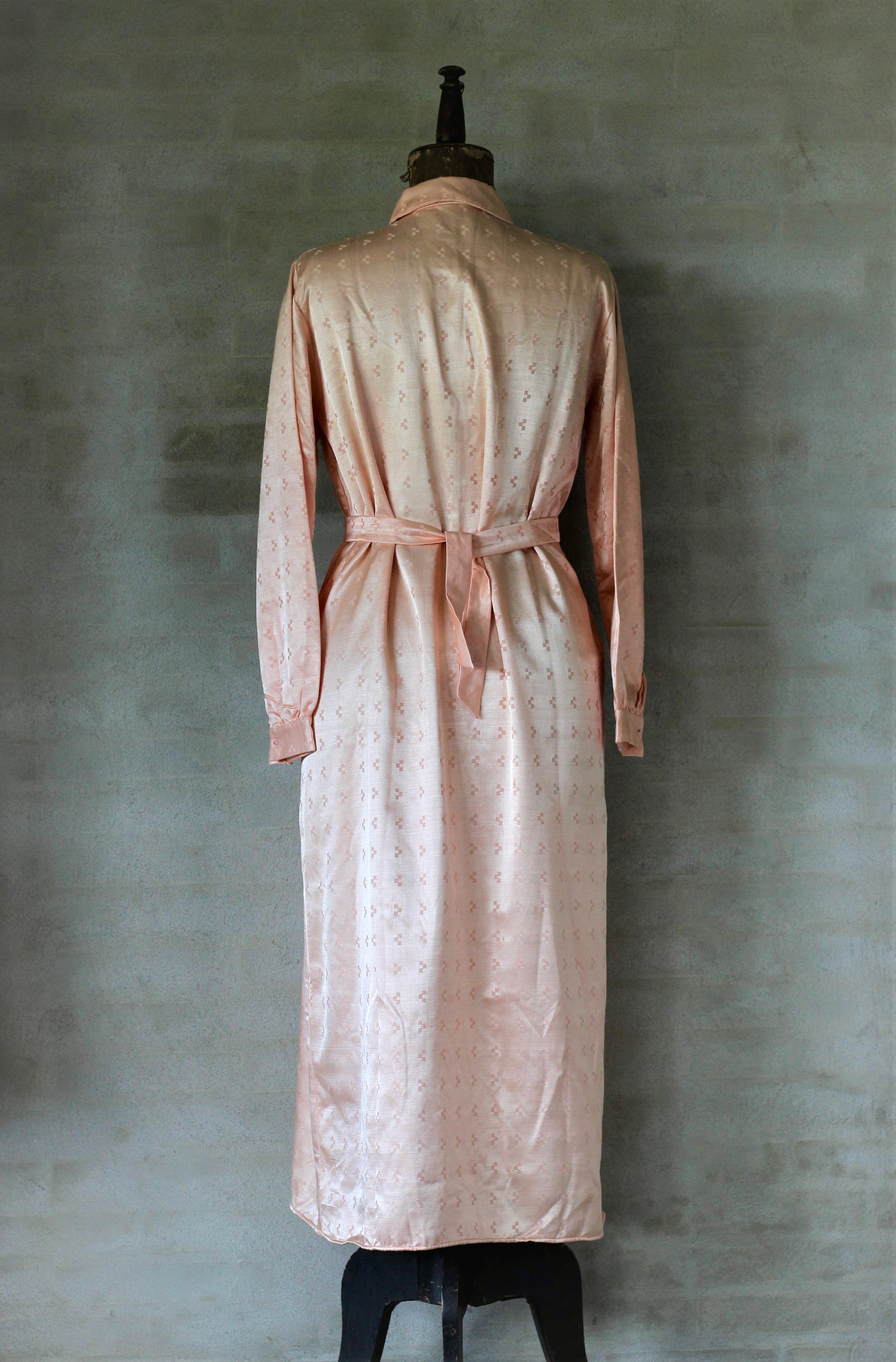1940s Vintage Italien Pink Slip Dress / Night Gown // Size M/L
