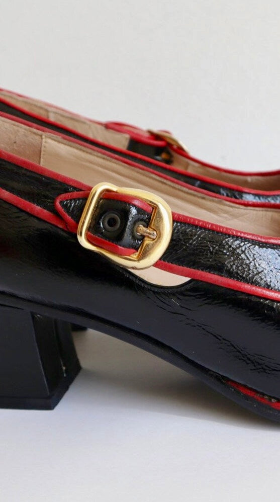 1960s Vintage Black Patent Leather Shoes
