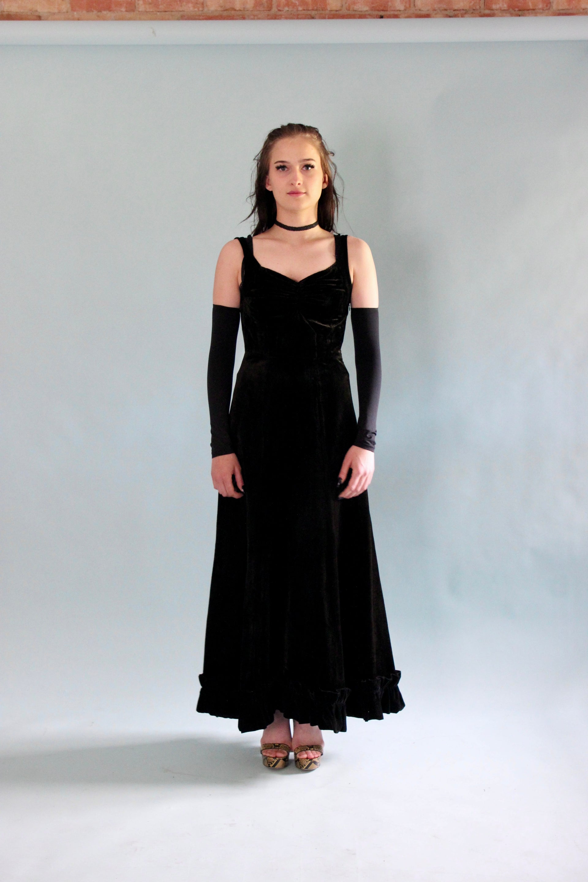 1930s Vintage Dark Brown and Black Velvet Evening Dress // Size XS/S