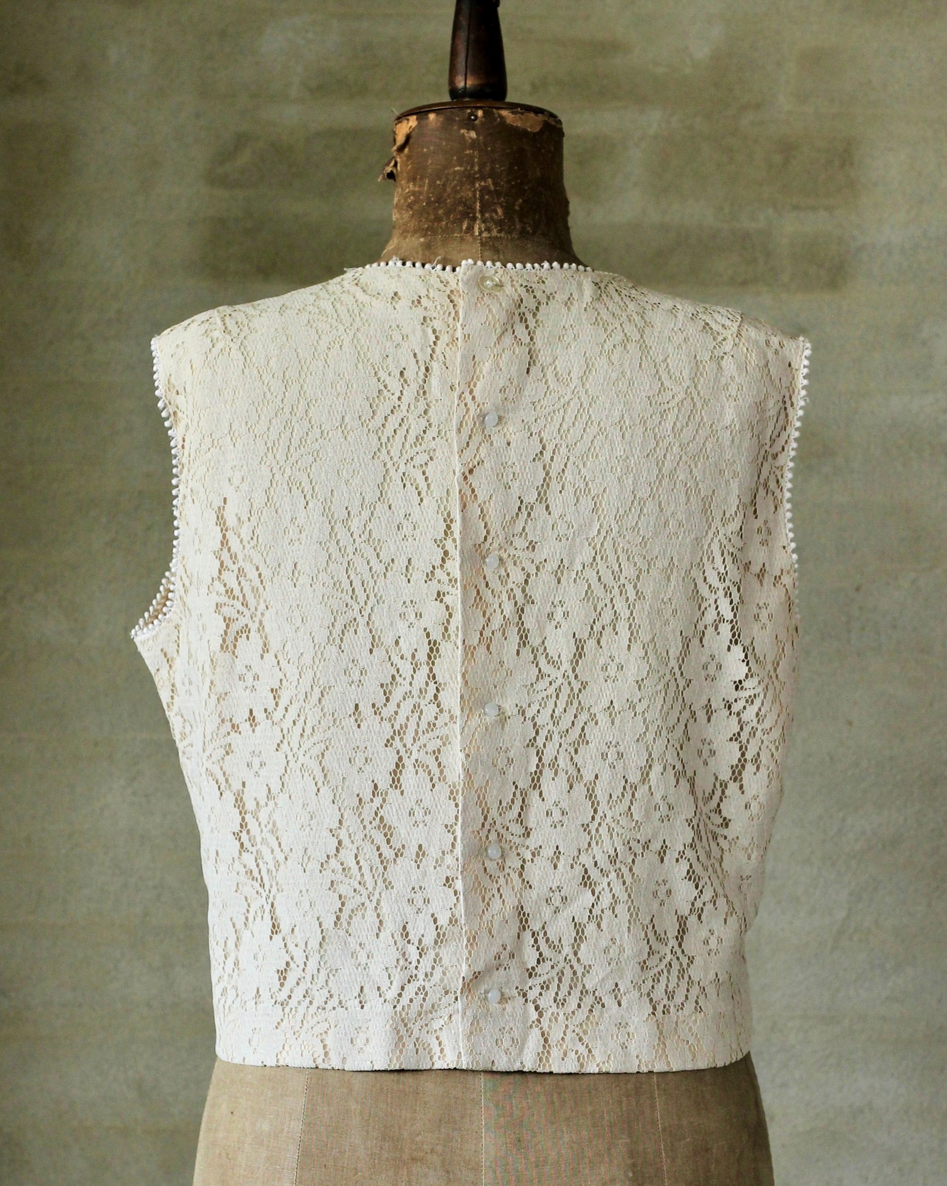 1950s Vintage Sand Lace Top/Made in Denmark/Size L