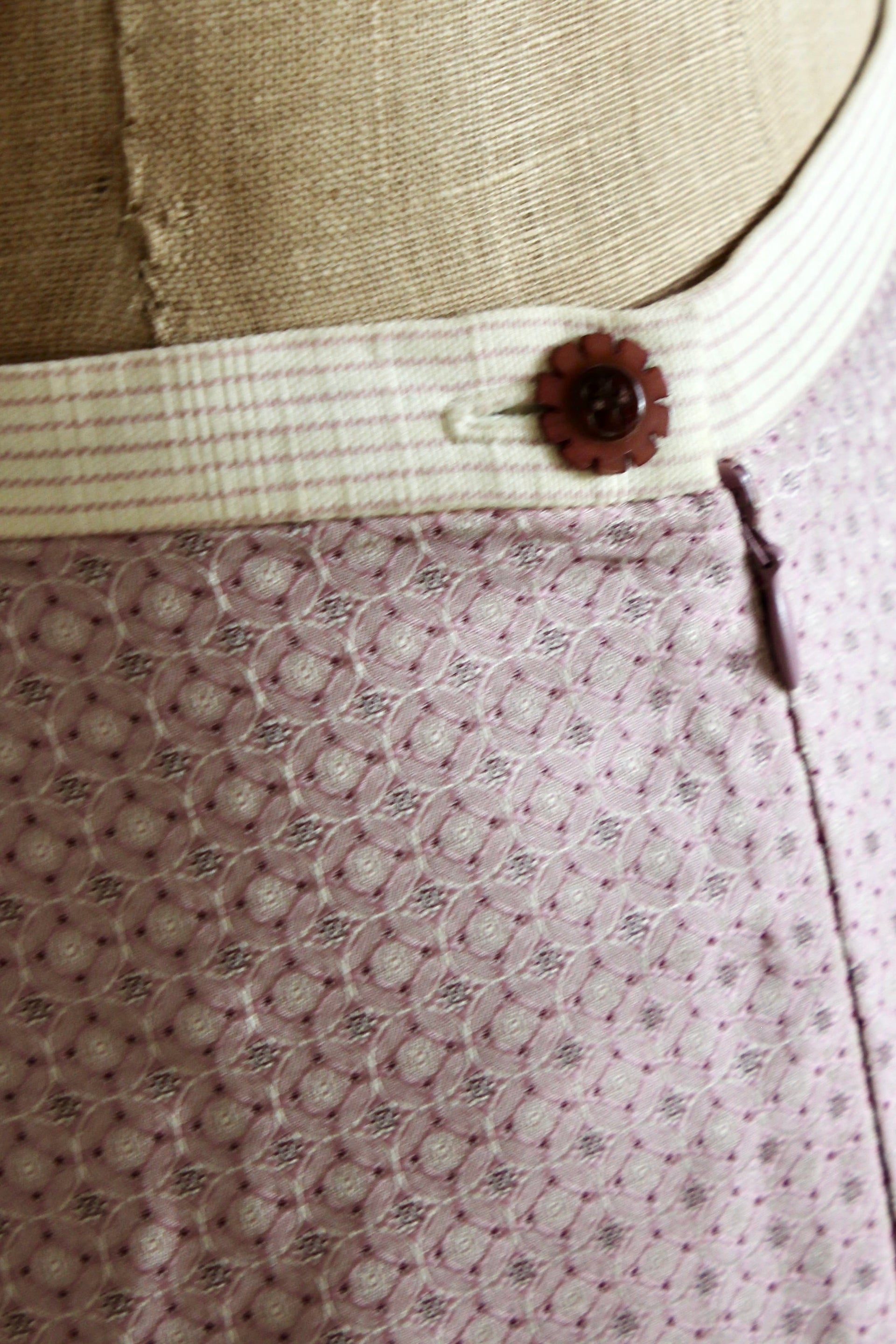 Late 1990s Vintage Rose Pencil Skirt // Danish Design // Size S/M
