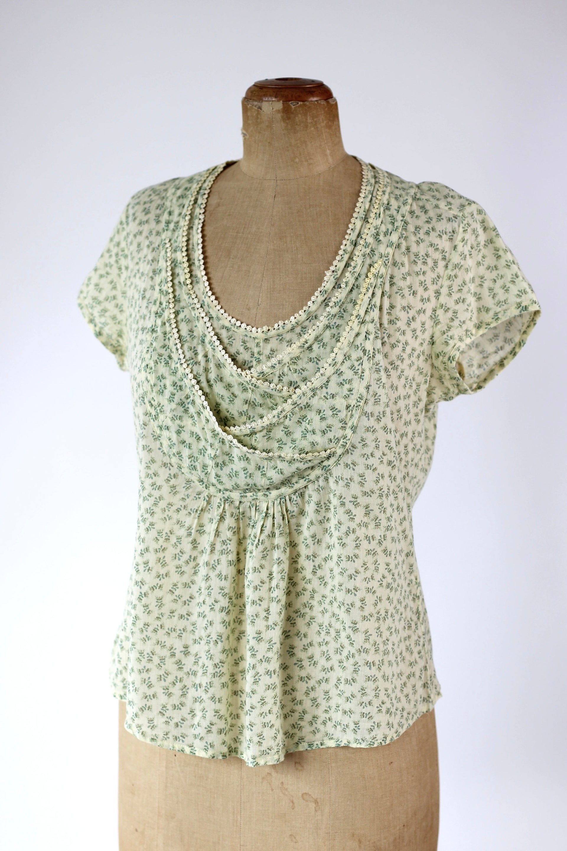 Y2K Vintage Light Yellow Floral Cotton Blouse//Danish Design//Size S/M