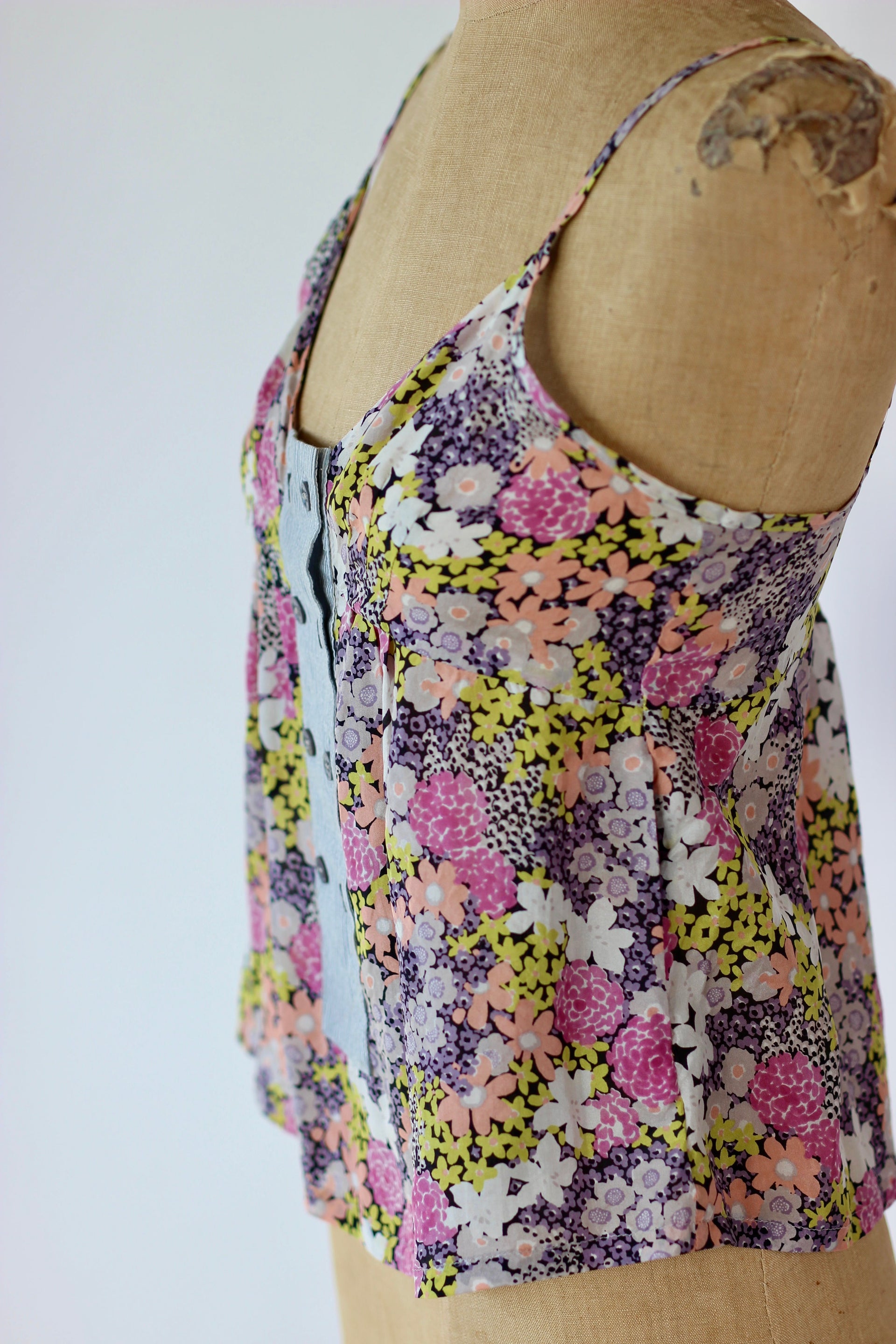 Vintage Floral Silk Top in Bright Colors //Danish Design//Size M