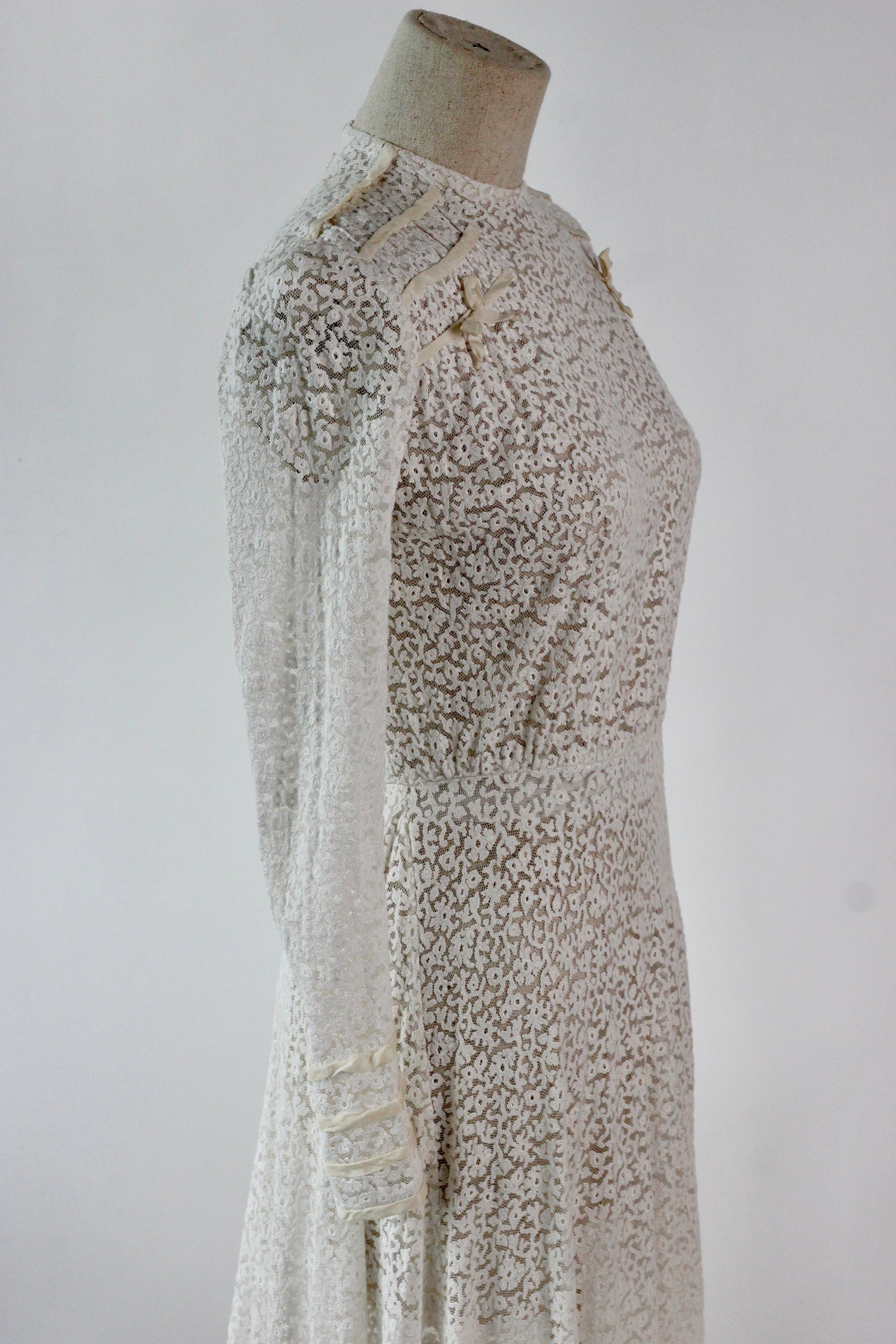 1920s 1930s Vintage Lace Wedding Dress // Size XS