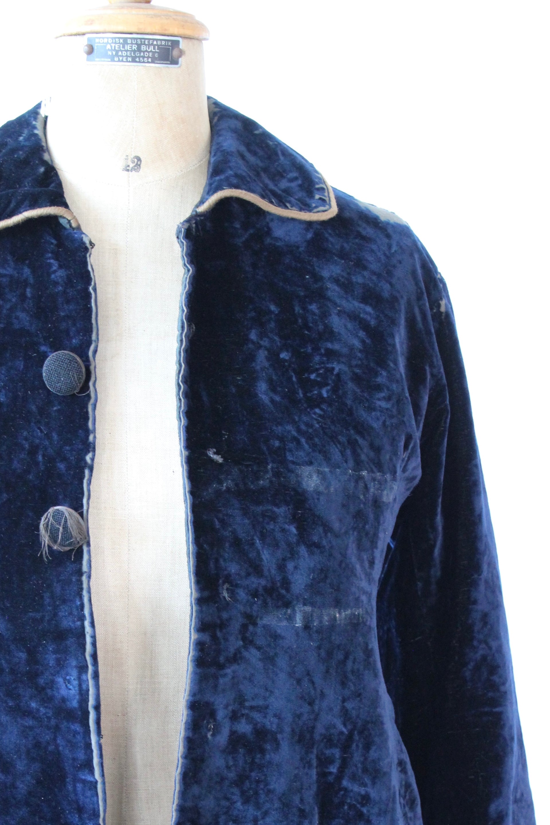 Antique Blue Velvet Coat // Size XS/S
