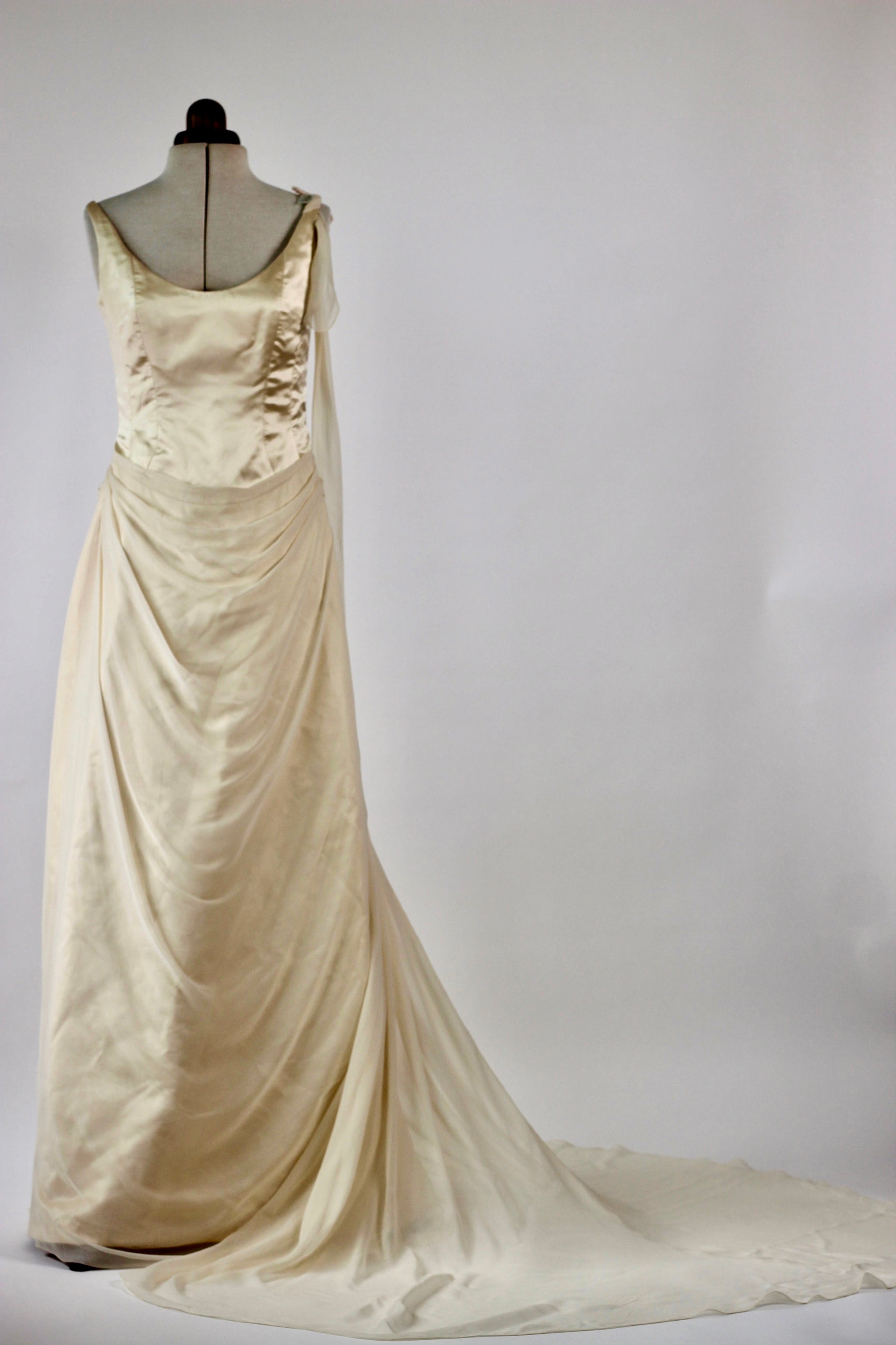 Y2K Designr Silk Duchess Wedding Dress//Size M/L