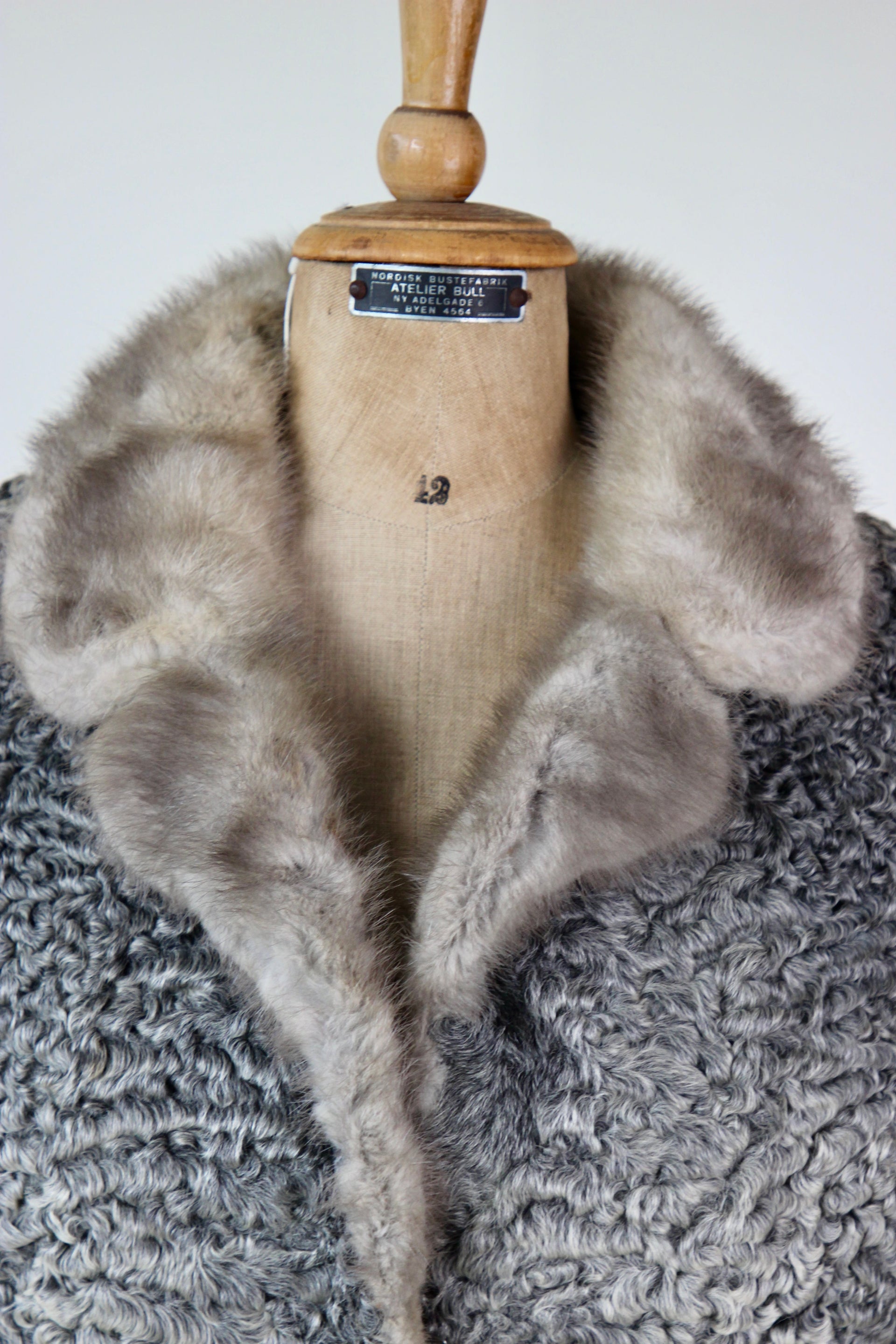 1950s Vintage Grey Lamb Fur and Mink Fur Short Jacket // Size M