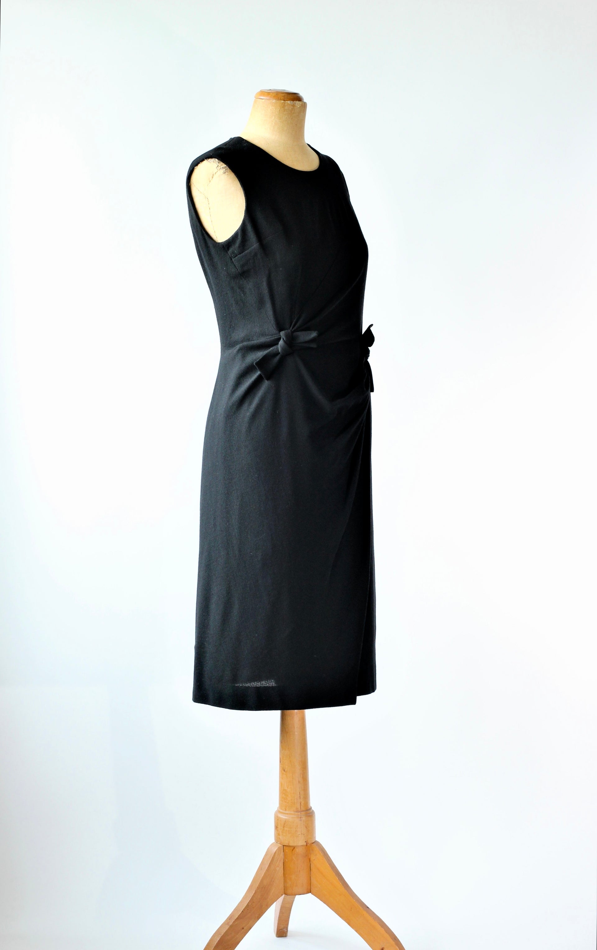 1950s 1960s Black Wool Designer Cocktali Dress//Size S/M