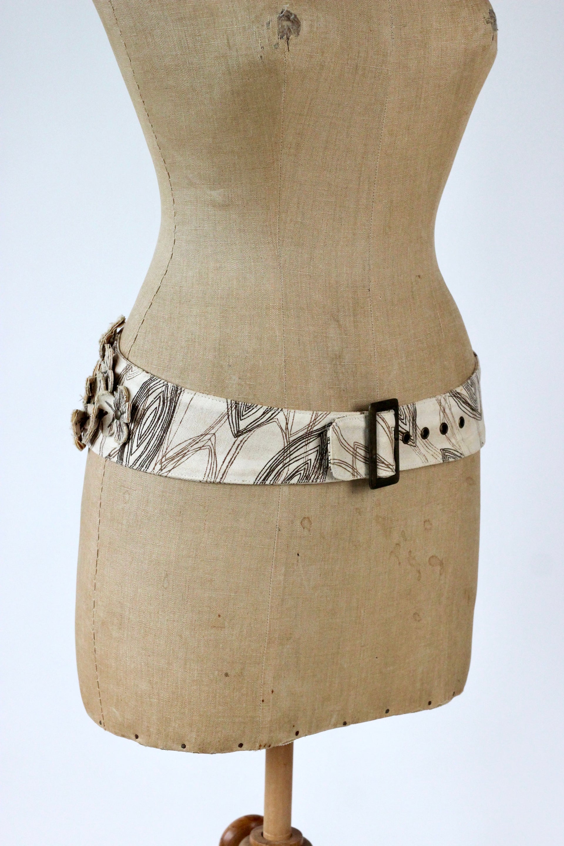Vintage Y2K Cotton Belt with 3D Flowers // Size S/M