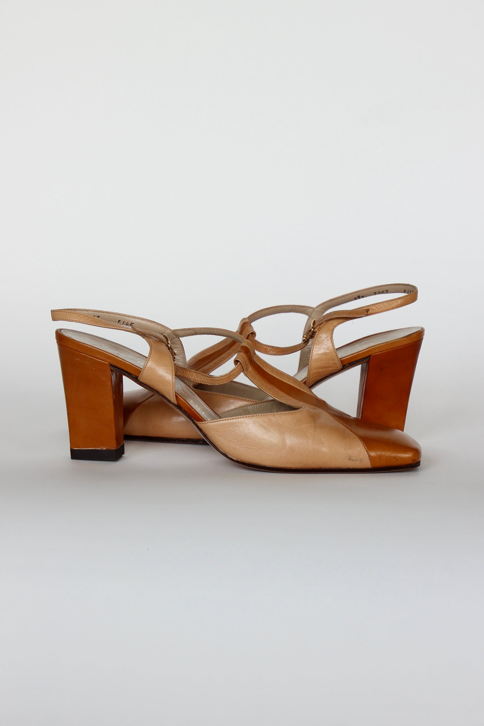 1960s Beige and Brown Leather Mid Heel Shoes // Size EU 9,5 US 8 UK 6